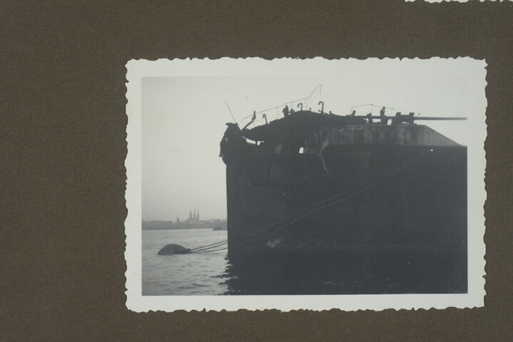 2001.1755; Omslag met vele foto's en knipsels van meest bergingsactiviteiten door Reederij v/h Gebroeders Goedkoop te Amsterdam in de periode 1929 / 1949; omslag