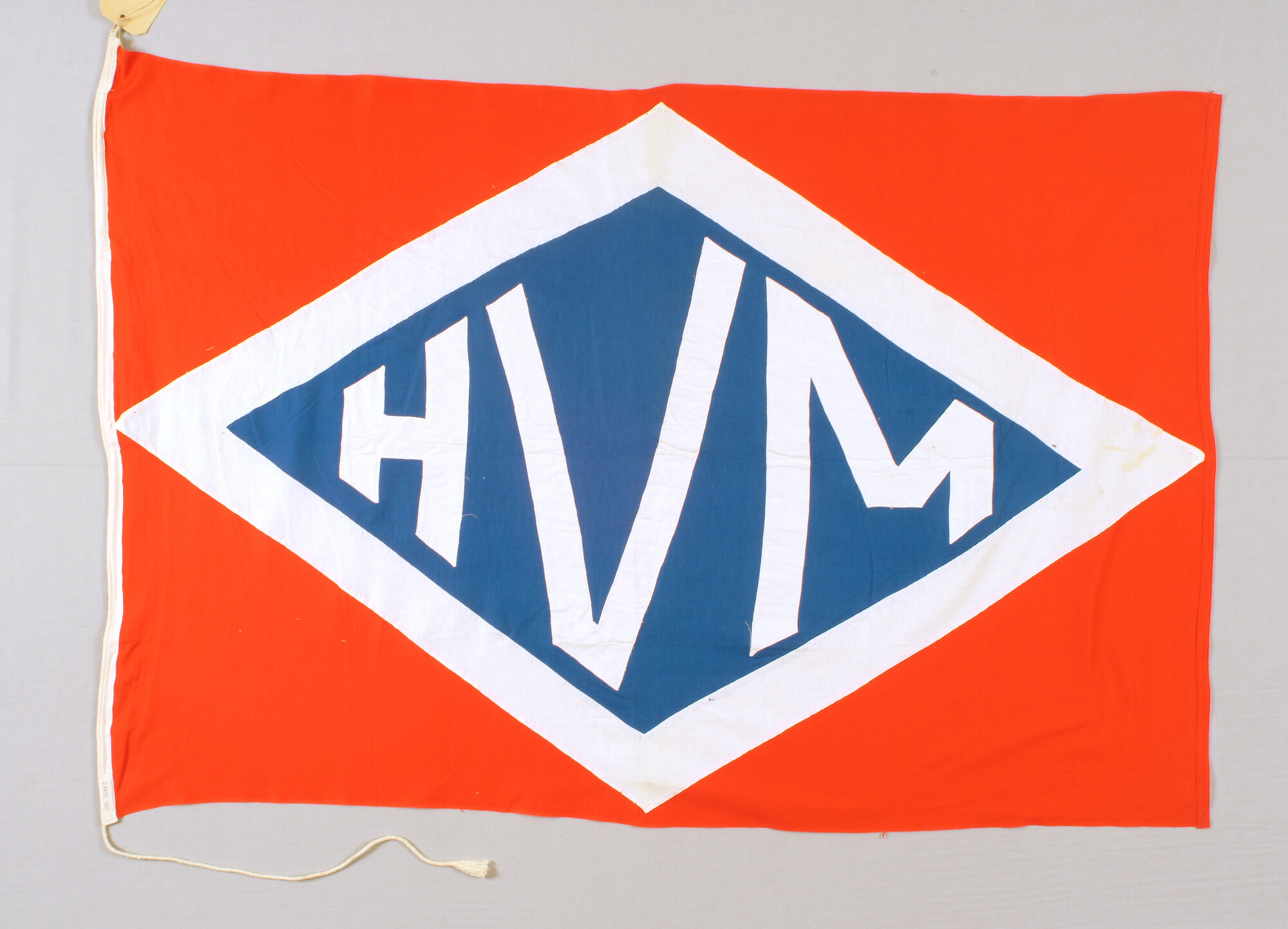 S.6872(120); Rederijvlag van de Hollandse Vrachtvaart Maatschappij N.V. te Amsterdam; vlag