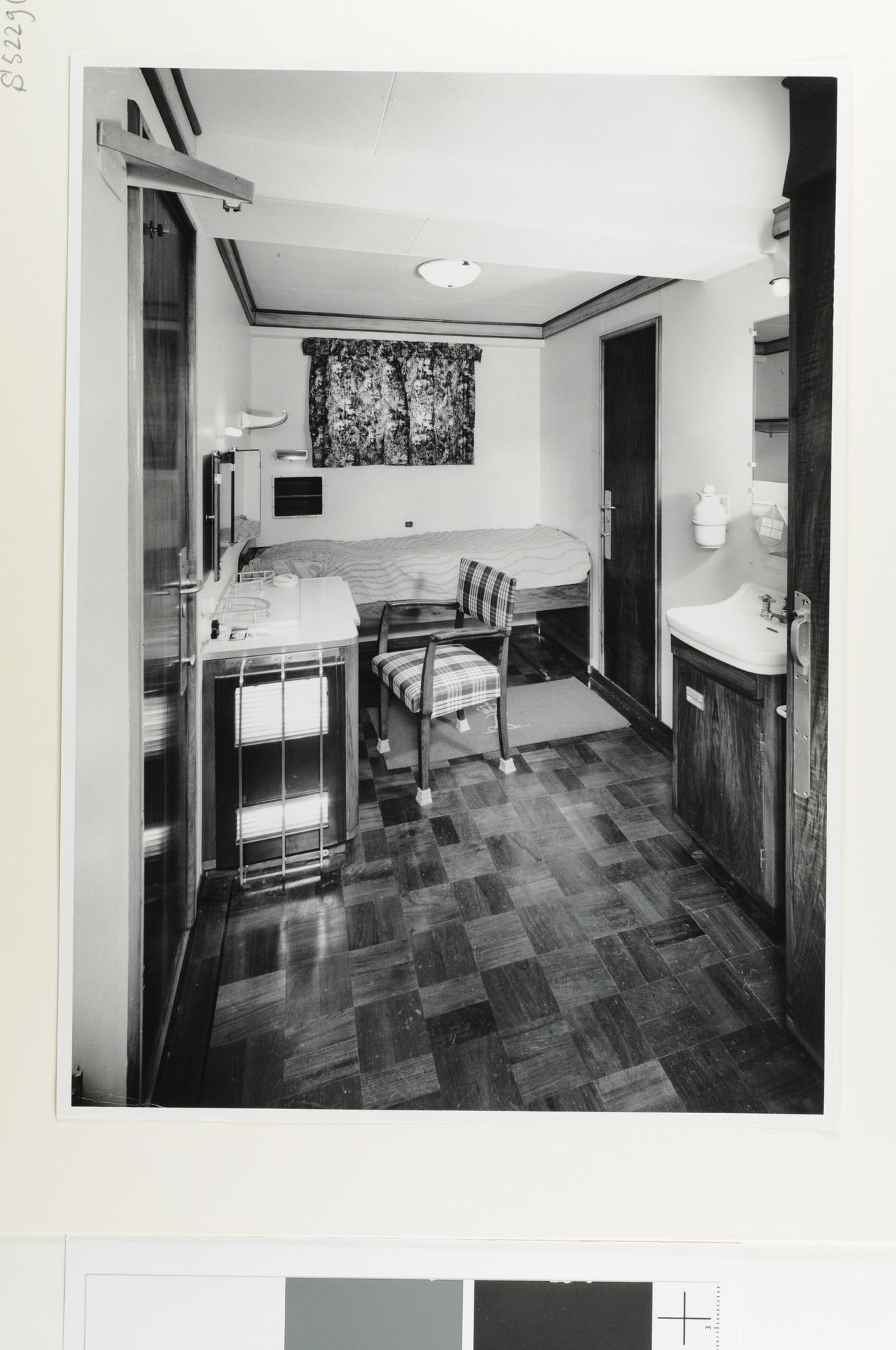 S.5229(01); Interieurfoto's genomen aan boord van ms. 'Willem Ruys' van de Koninklijke Rotterdamsche Lloyd [...]; fotoreportage