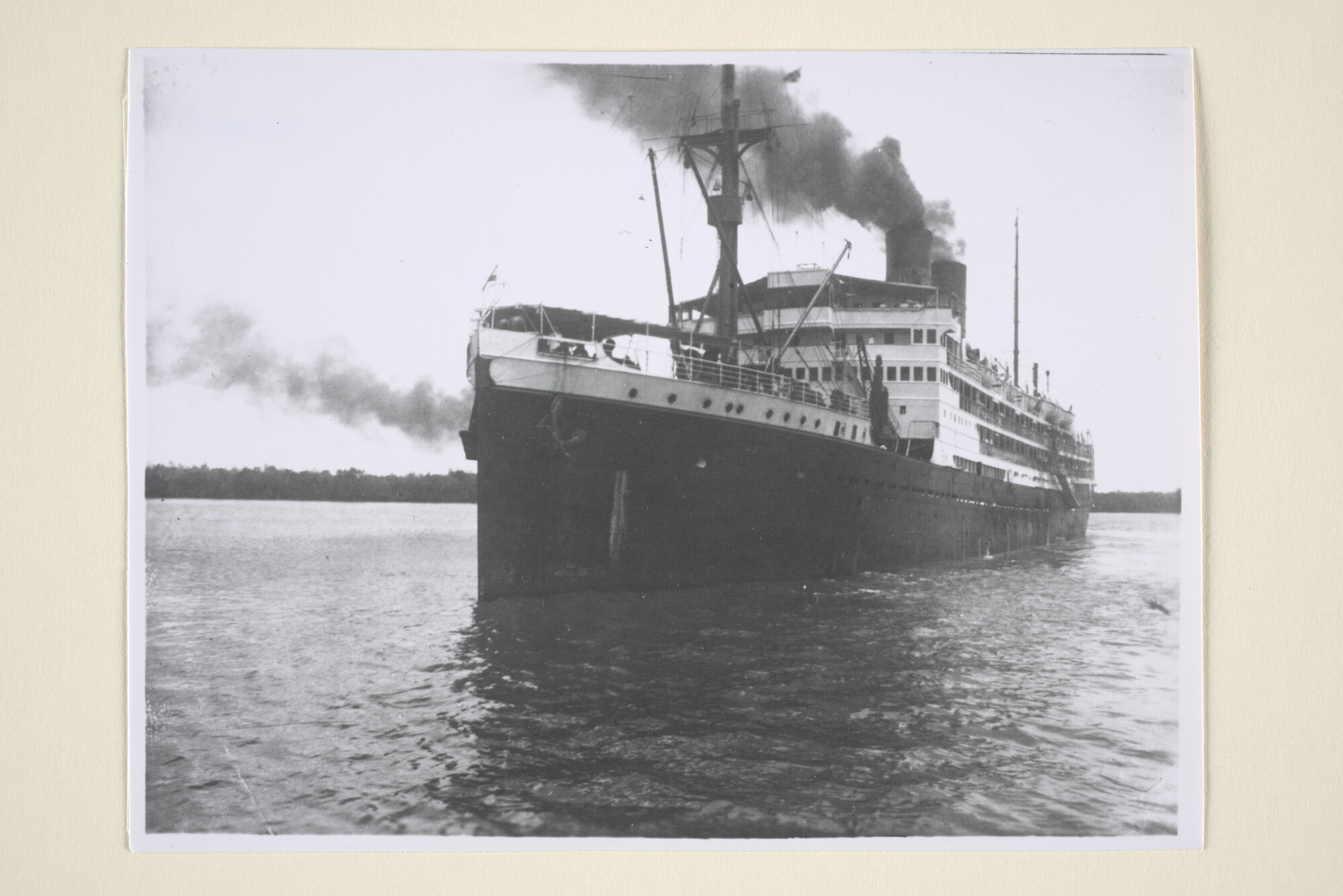 1995.5048; Reproductiefoto's van het mailschip ss. Jan Pieterszoon Coen van de SMN; fotoreportage