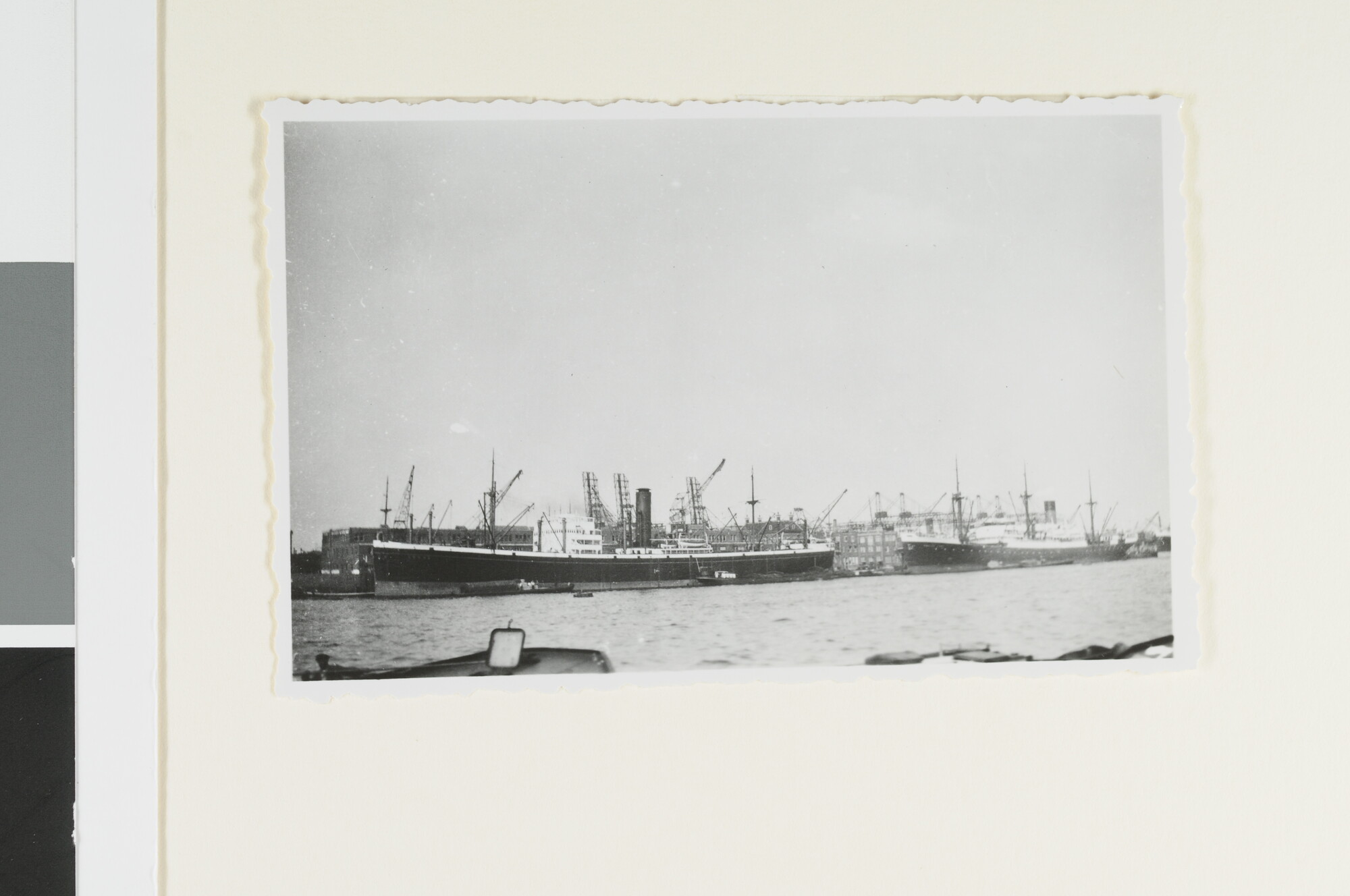 S.4380(04)585; Het vrachtschip ss. Gemma in Amsterdam; foto