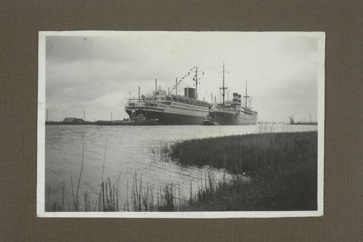 2001.1755; Omslag met vele foto's en knipsels van meest bergingsactiviteiten door Reederij v/h Gebroeders Goedkoop te Amsterdam in de periode 1929 / 1949; omslag