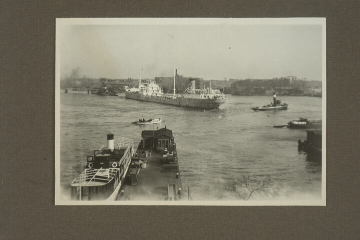 2001.1755; Omslag met vele foto's en knipsels van meest bergingsactiviteiten door Reederij v/h Gebroeders Goedkoop te Amsterdam in de periode 1929 / 1949; omslag