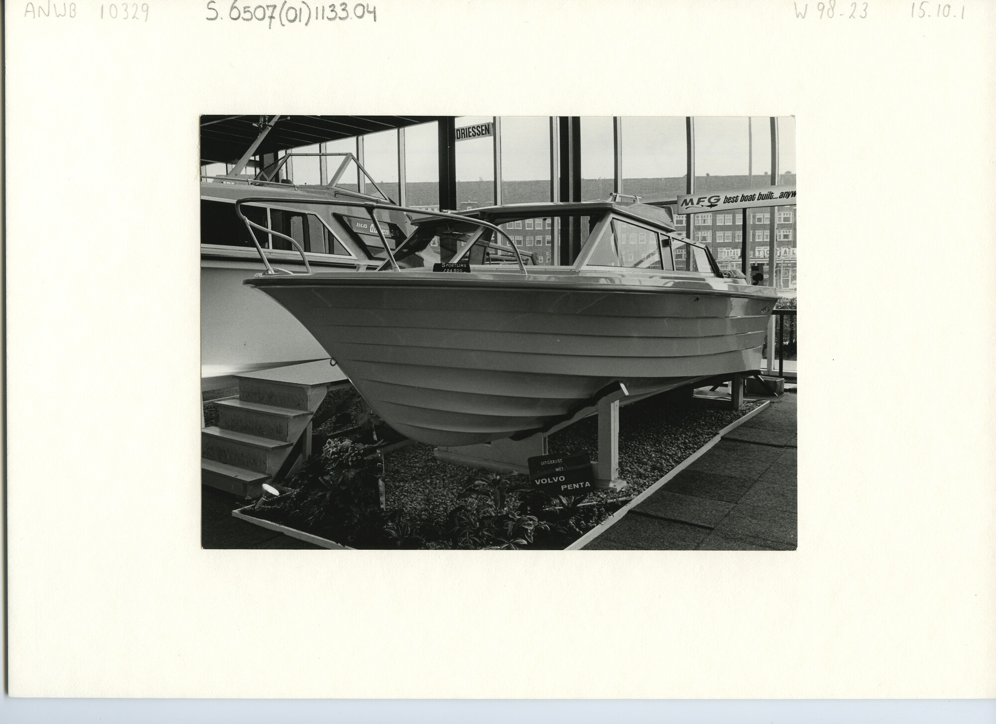 S.6507(01)1133.04; Foto van de HISWA 1968: diverse motorjachten; foto