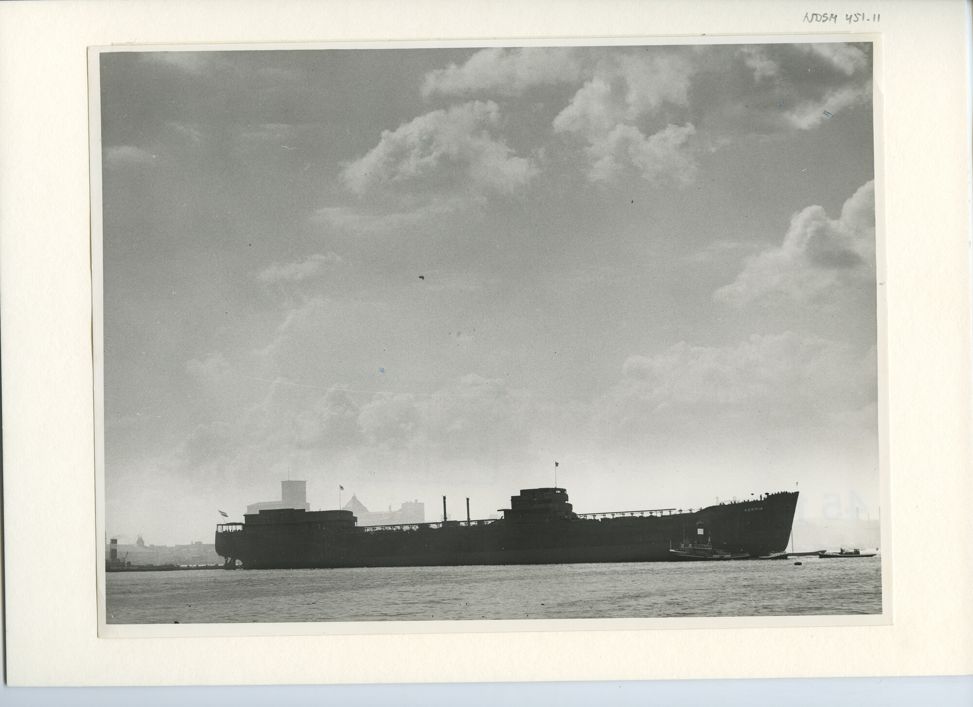 S.5444(2348)3; Foto van de tewaterlating van de tanker ss. Kermia bij de NDSM; foto