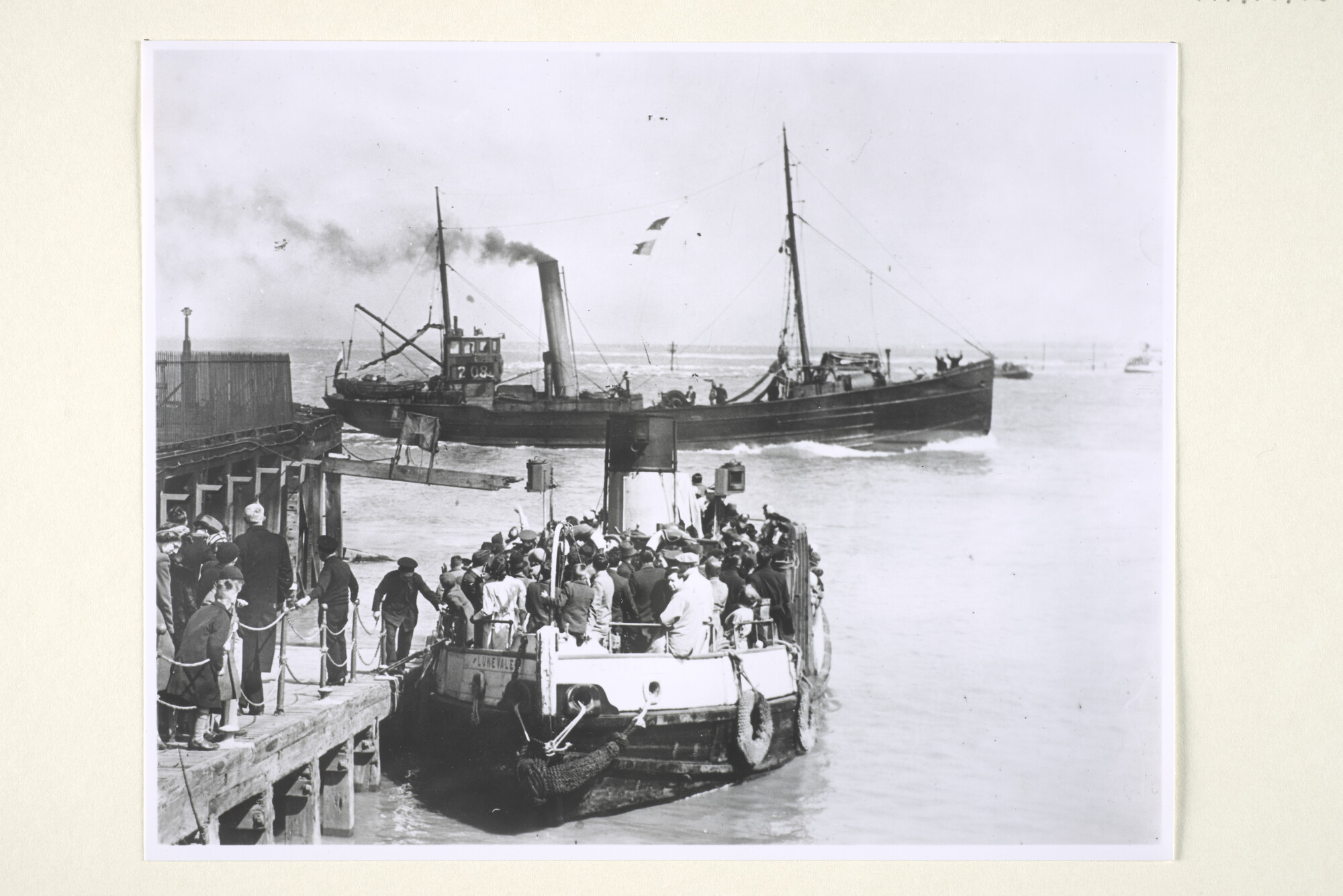 1997.1712; De Nederlandse stoomtrawler 'Perseus' van Visserij Maatschappij Praxis te IJmuiden, gebouwd in 1897 bij Cook, Welton & Gemmell Co; foto