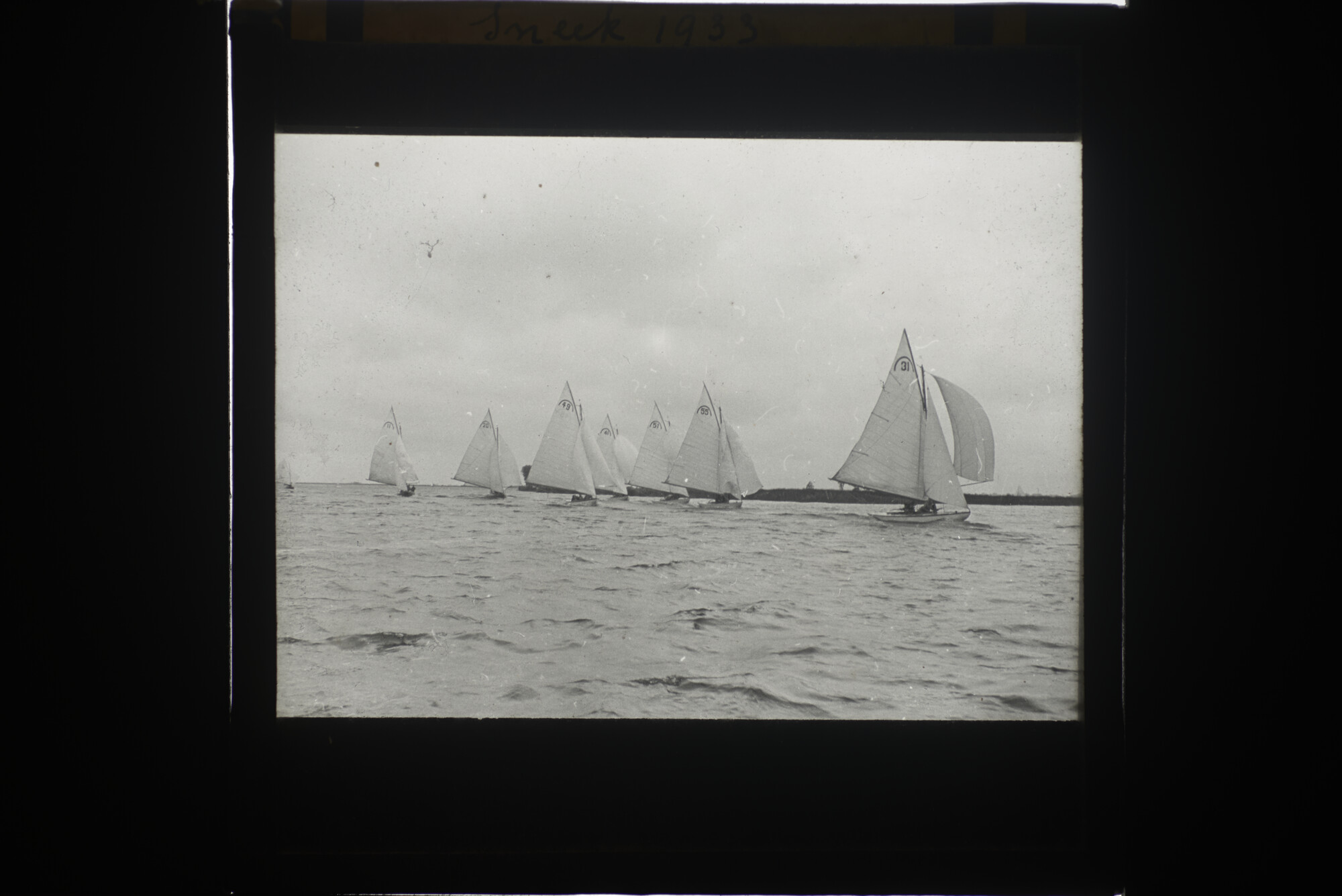 2014.0606; Vijftig lantaarnplaatjes met afbeeldingen van de Nederlandse watersport 1900-1935; lantaarnplaatje