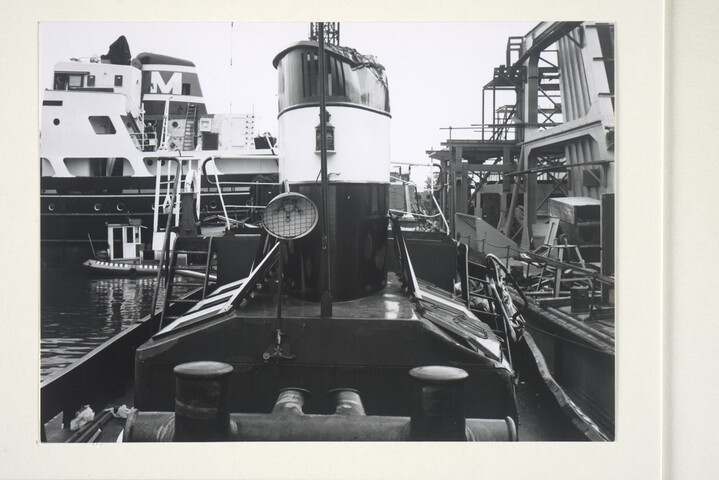 S.5219(12)0530; Aanvaringsschade (in- en exterieur) van de havensleepboot 'Hermina E. Goedkoop' (21) van Reederij v/h Gebroeders Goedkoop [...]; fotoreportage