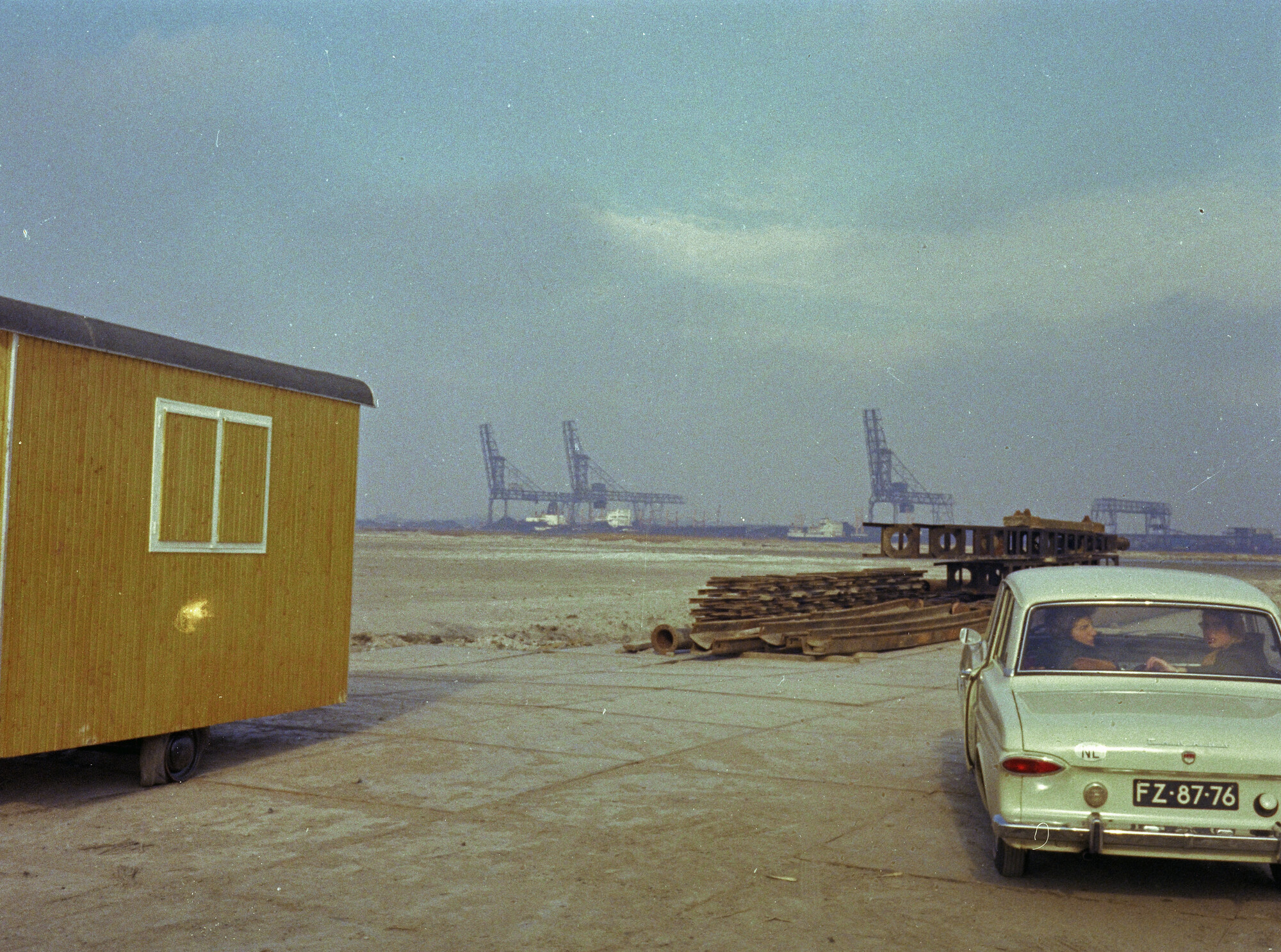 2015.1541; Negatief van de Container Terminal Amsterdam in aanbouw; negatief