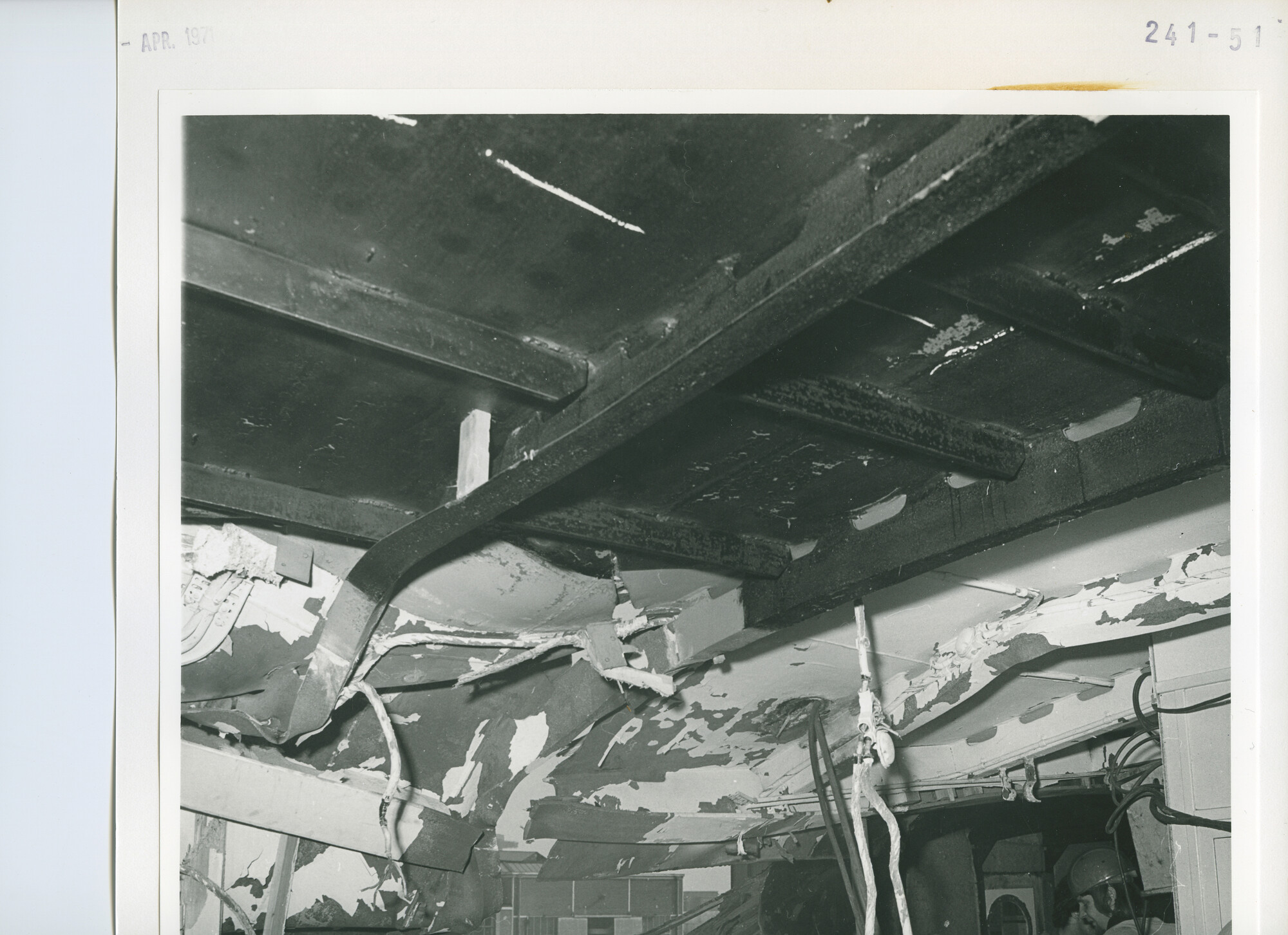 S.5444(5237)10; Foto van de reparatie van de aanvaringsschade aan het vrachtschip Tasmania; foto