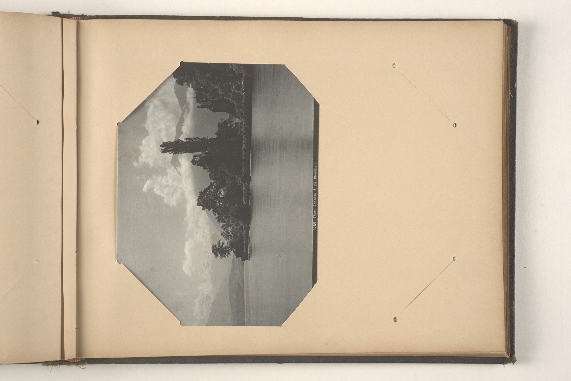 2015.0862; Fotoalbum met souvenirfoto’s verzameld tijdens de reizen van James Reginald Filz, 18 oktober 1901 t/m september 1904; fotoalbum