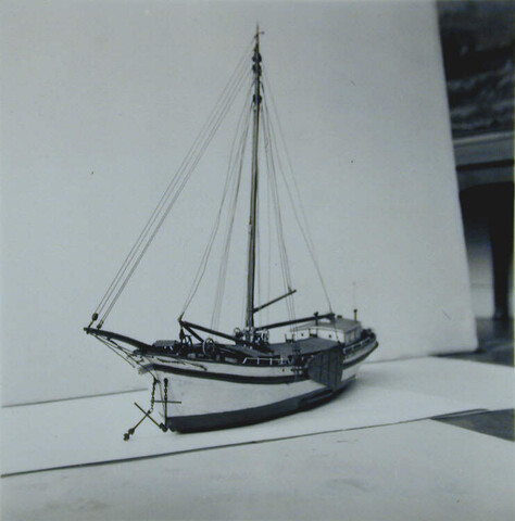 A.0228; Model van de rivierklipper Zwerver; scheepsmodel