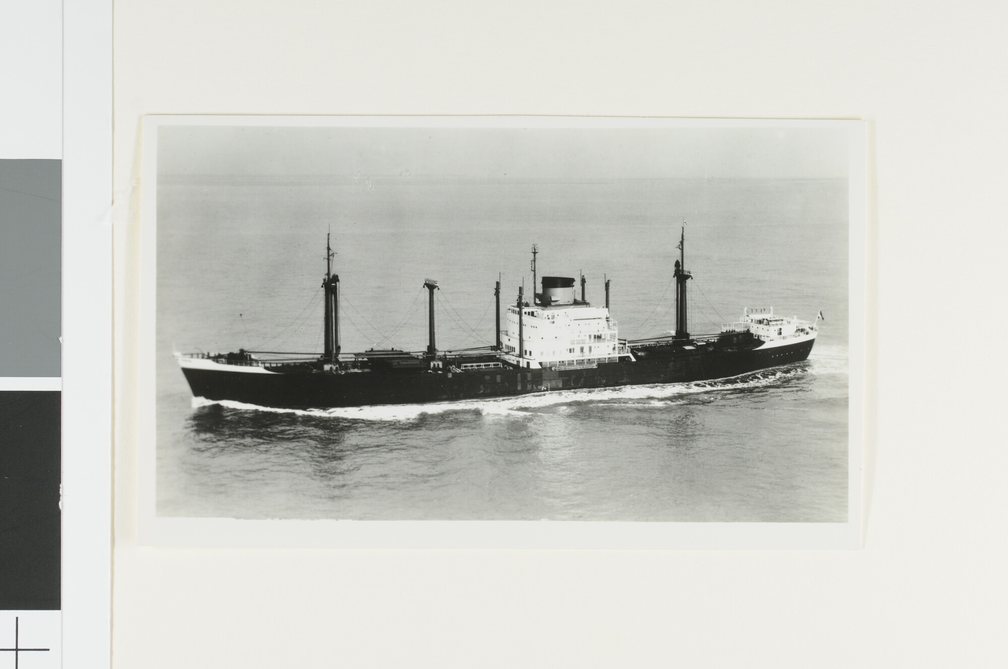 A.4253(01); Het vrachtschip ss. 'Banka' (1957: 'Bengkalis') van de Stoomvaart; foto