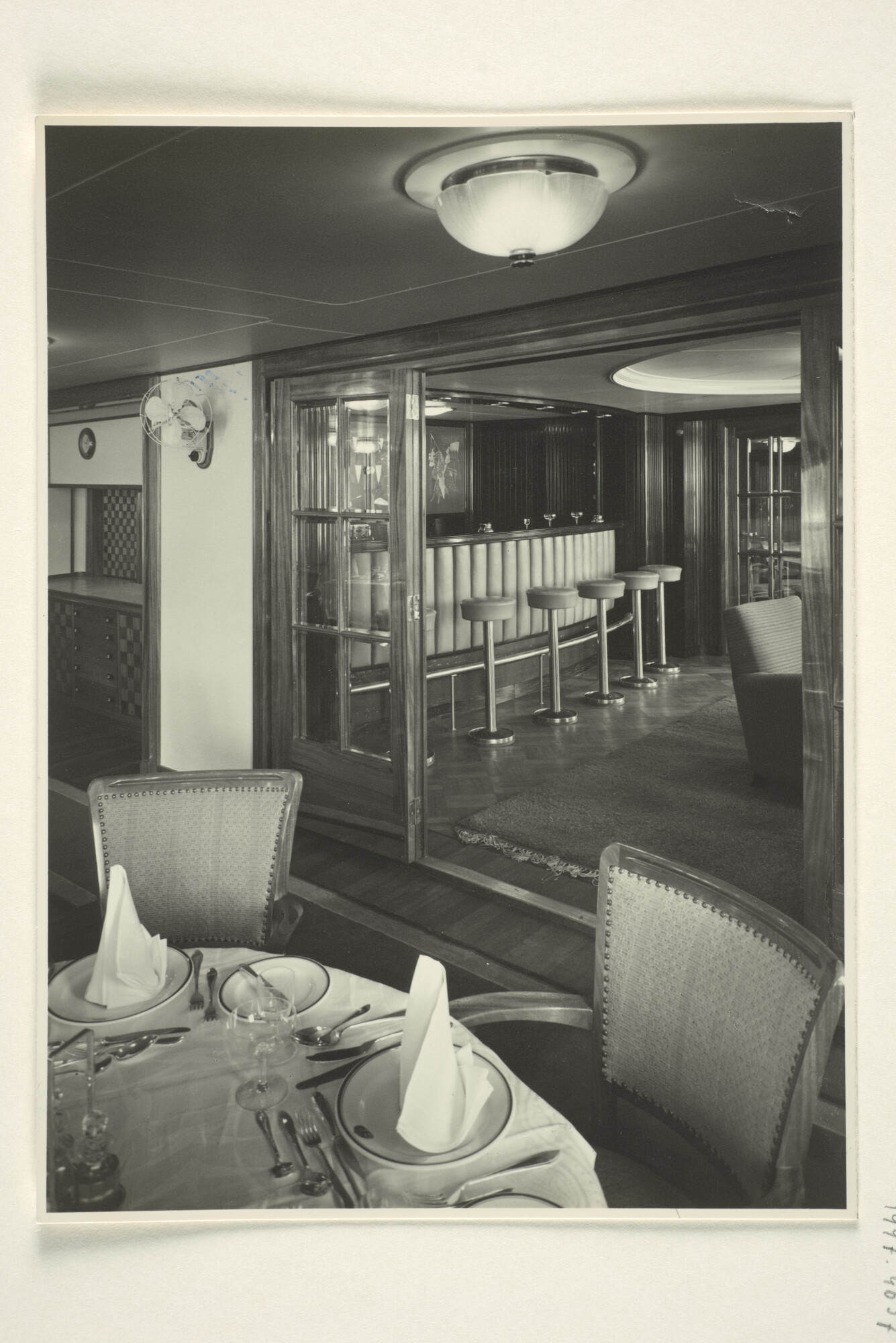1997.4637; Fotos uit een fotoalbum over het interieur van het passagiersschip ms. Van [...]; fotoreportage