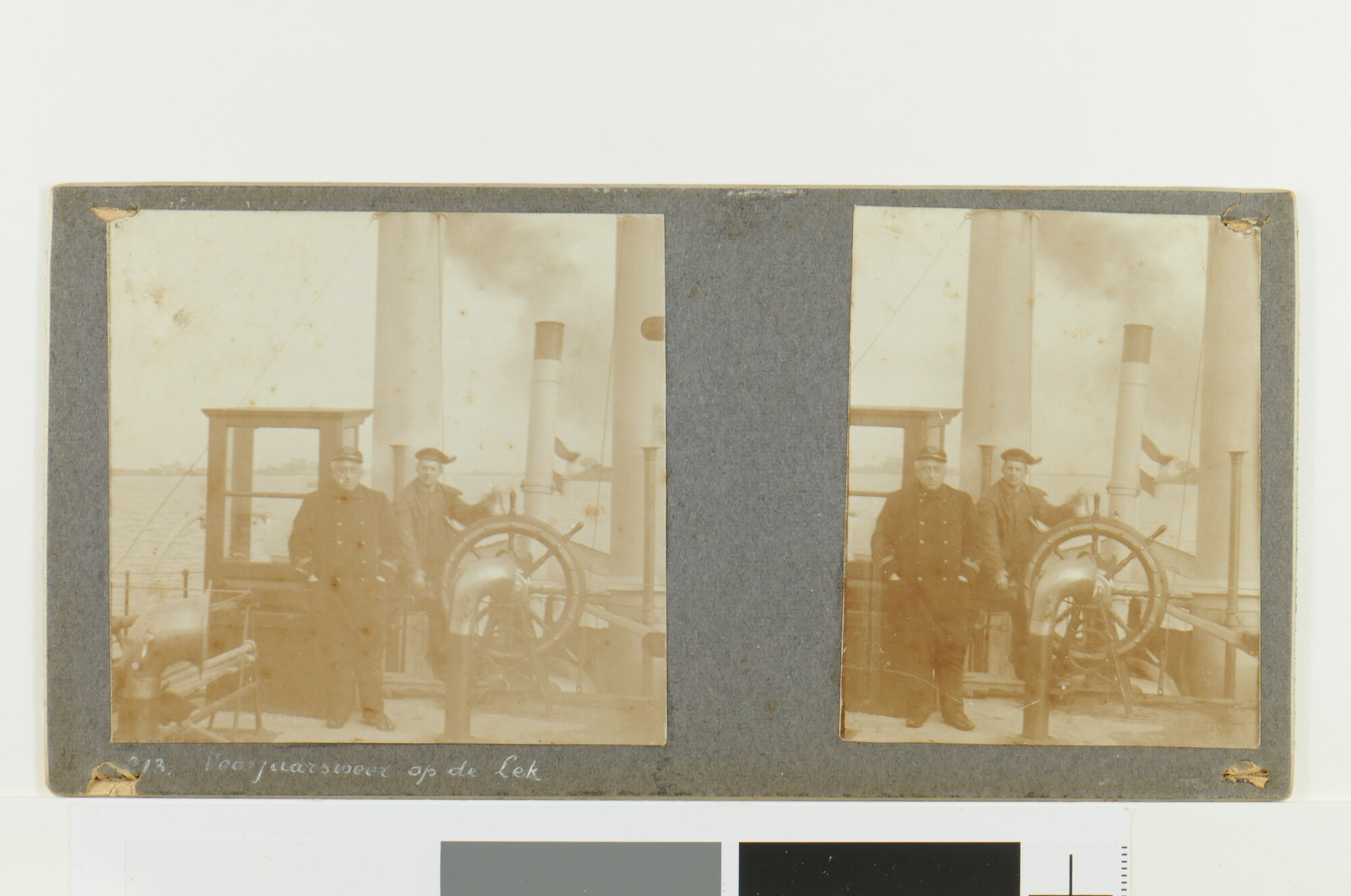 S.4834(01)73; Eén van een serie van negen stereofoto's gemaakt tijdens de reis met Hr.Ms. 'Das'; foto