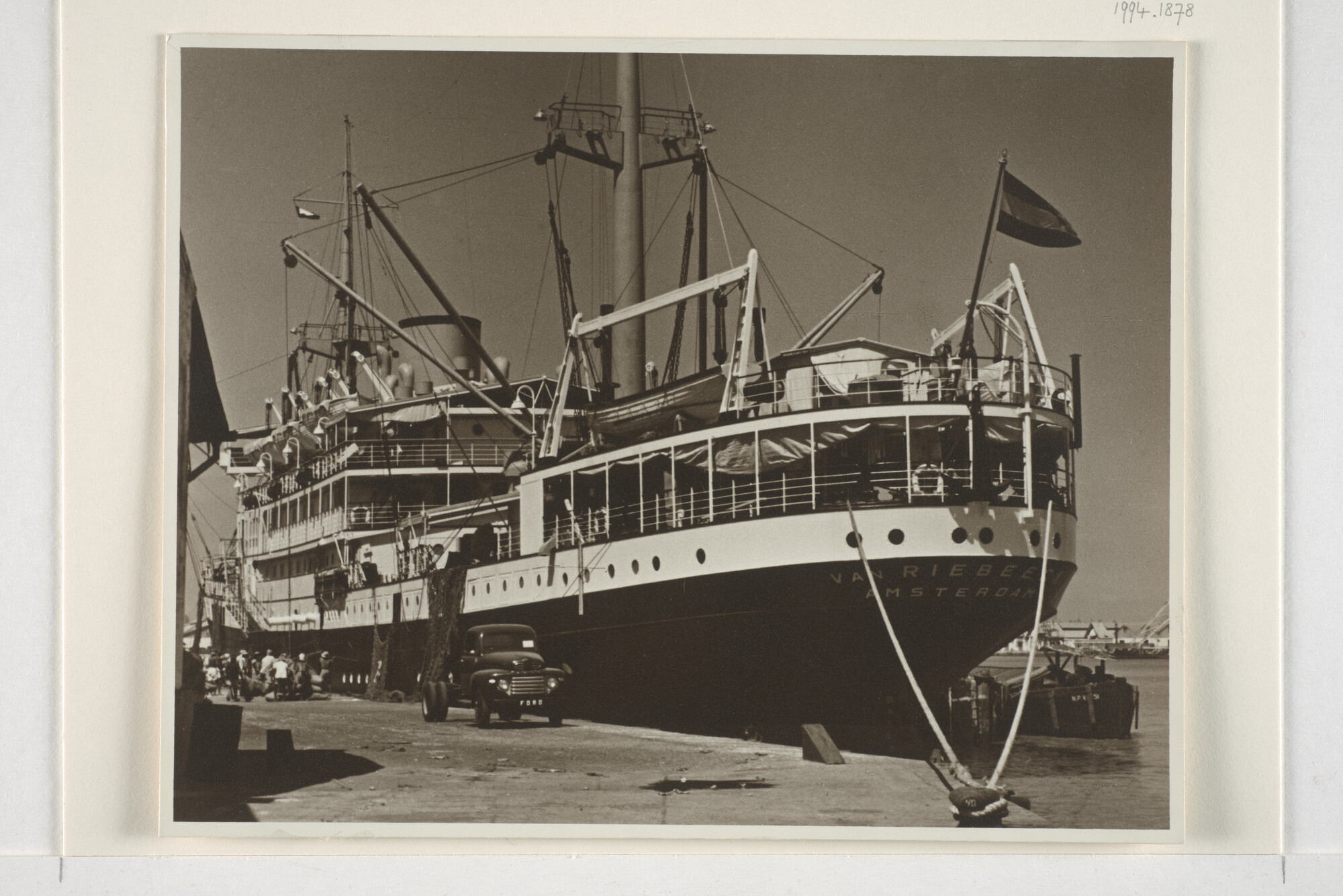 1994.1878; Fotos van ms. Van Riebeeck van de KPM [...]; fotoreportage