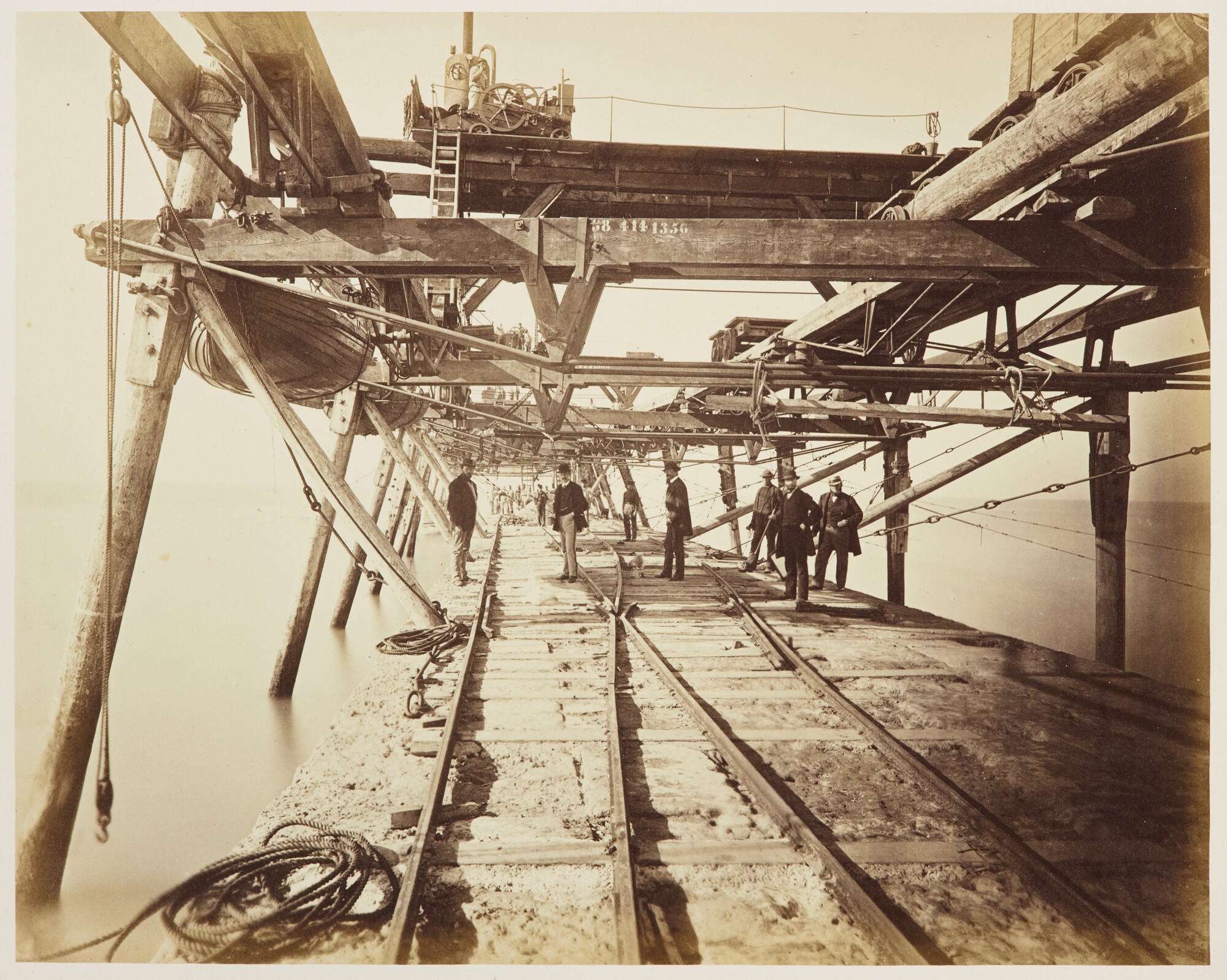 S.0013(11); De werkzaamheden ten behoeve van de bouw van de havenhoofden bij IJmuiden; foto