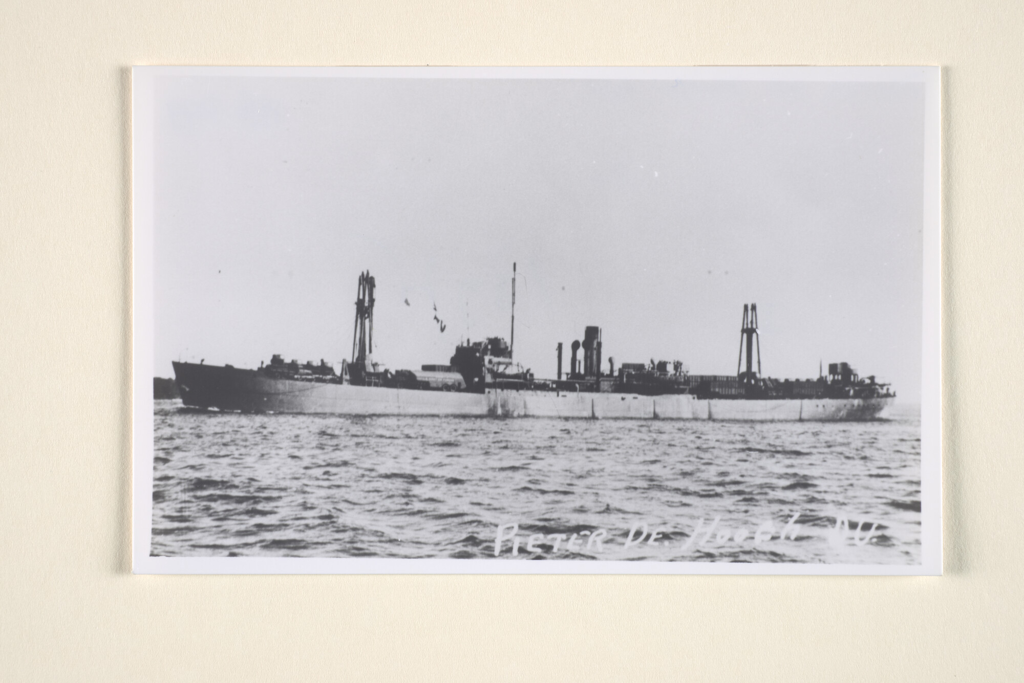 1996.3079; Het vrachtschip ss. Pieter de Hoogh (ex- Empire Halley) eigendom van de Staat der Nederlanden; foto