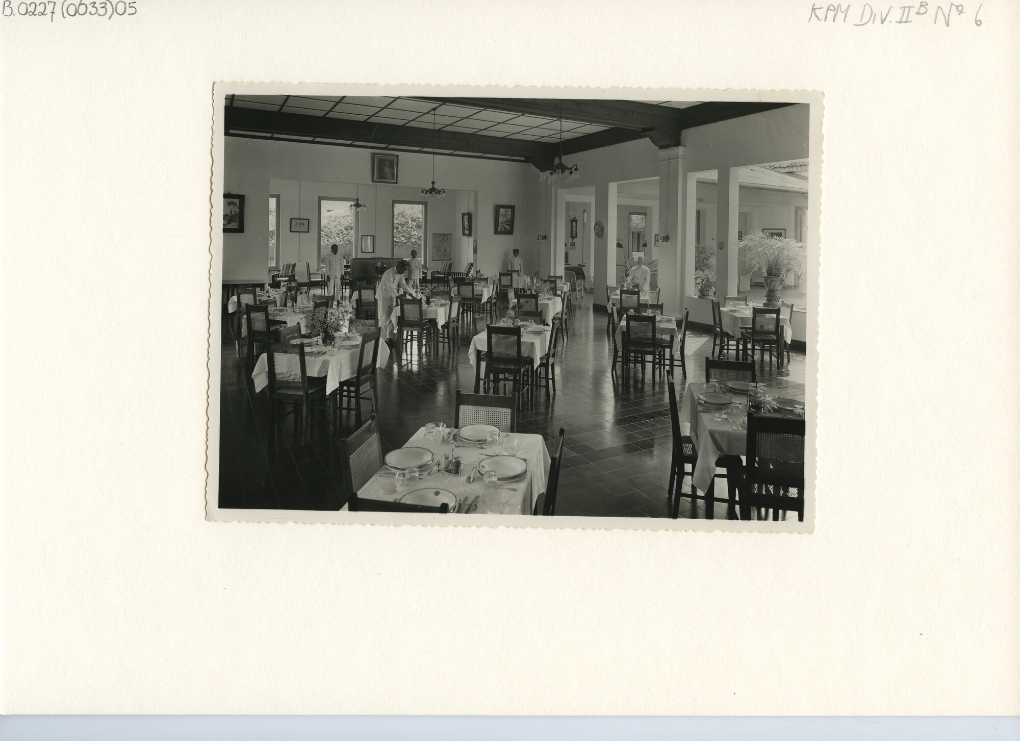 B.0227(0633)05; Foto van het logeergebouw van de KPM in Djakarta; foto
