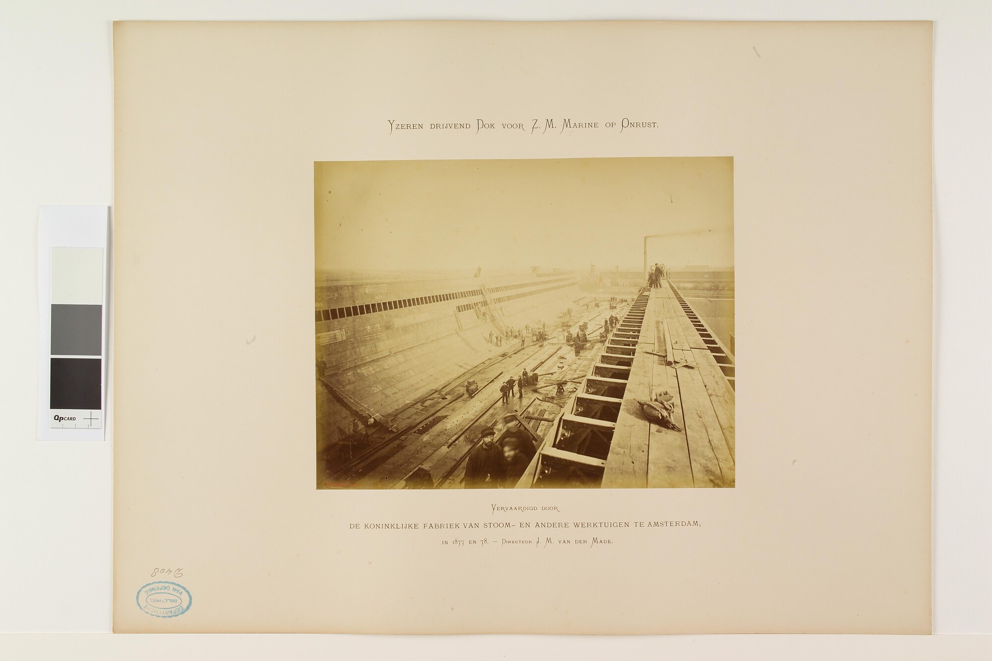 B.0216(0296); Foto's van de bouw van een ijzeren drijvend droogdok; fotoreportage