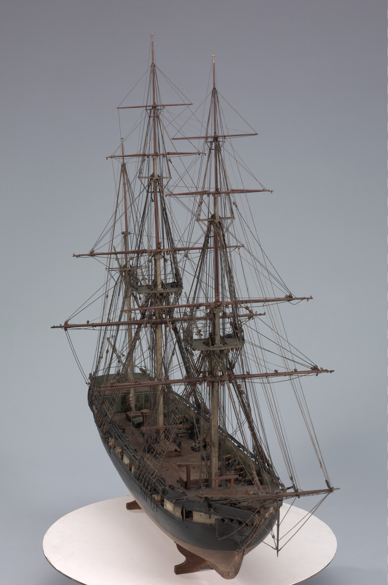 A.0111(03); Model van een driemaster; scheepsmodel