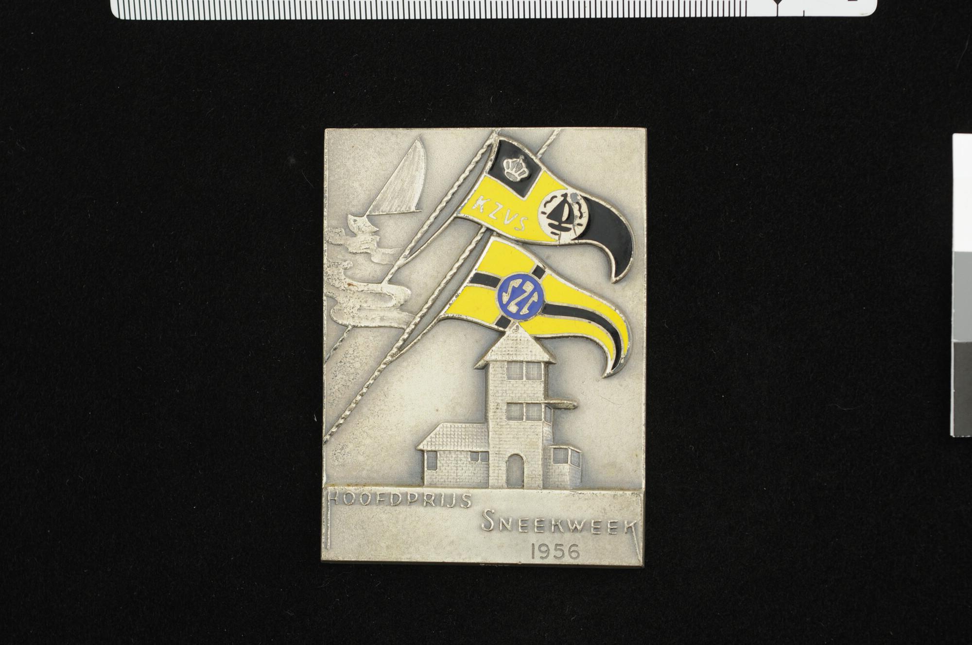 1995.8700; Prijsplaquette door de KZVS en SZC uitgereikt als hoofdprijs tijdens de Sneekweek, 1956; prijs (beloning)