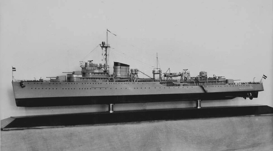 A.2129; Model van de flottieljeleider Hr.Ms. Jacob van Heemskerck; scheepsmodel
