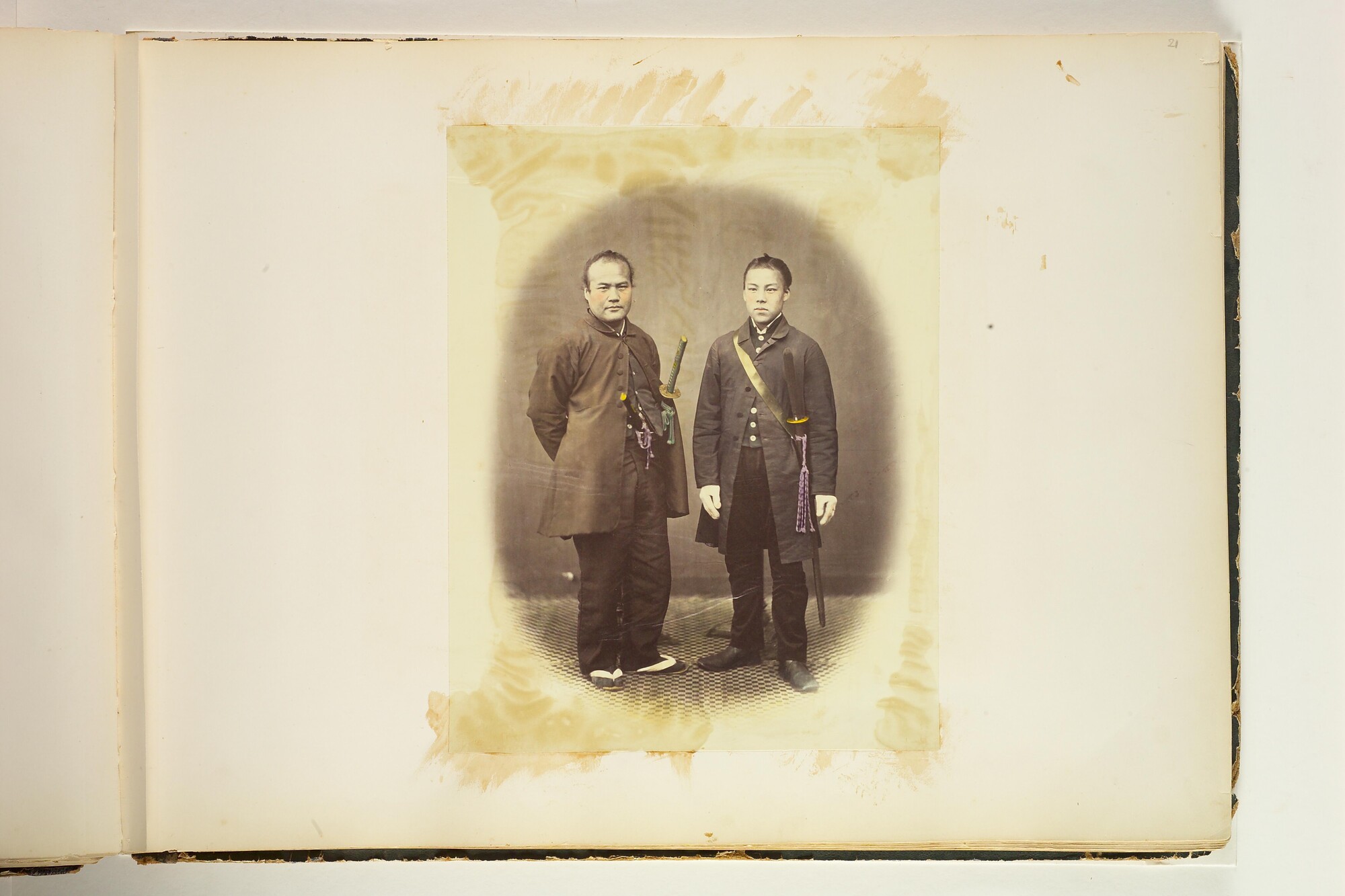 S.3628(04); 'Views of Japan': Album nr. 3 uit een serie van drie van de Nederlandse consul in Japan Dirk de Graeff van Polsbroek; fotoalbum