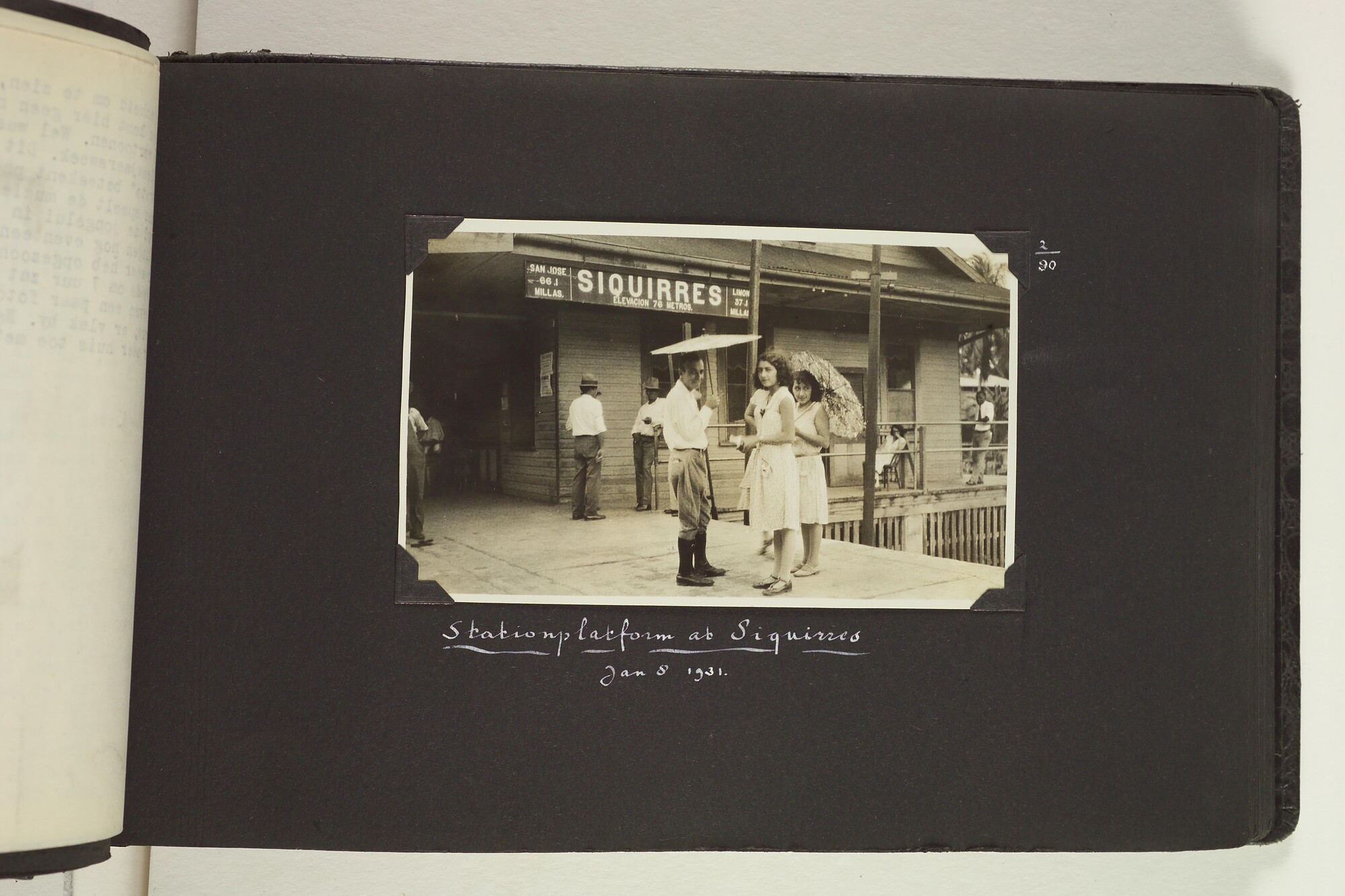 S.6156(06)l; Fotoalbum l) uit een serie van veertien uit de Collectie Job over zijn reizen met ss. 'Stuyvesant' en 'Venezuela' van de KNSM [...]; fotoalbum