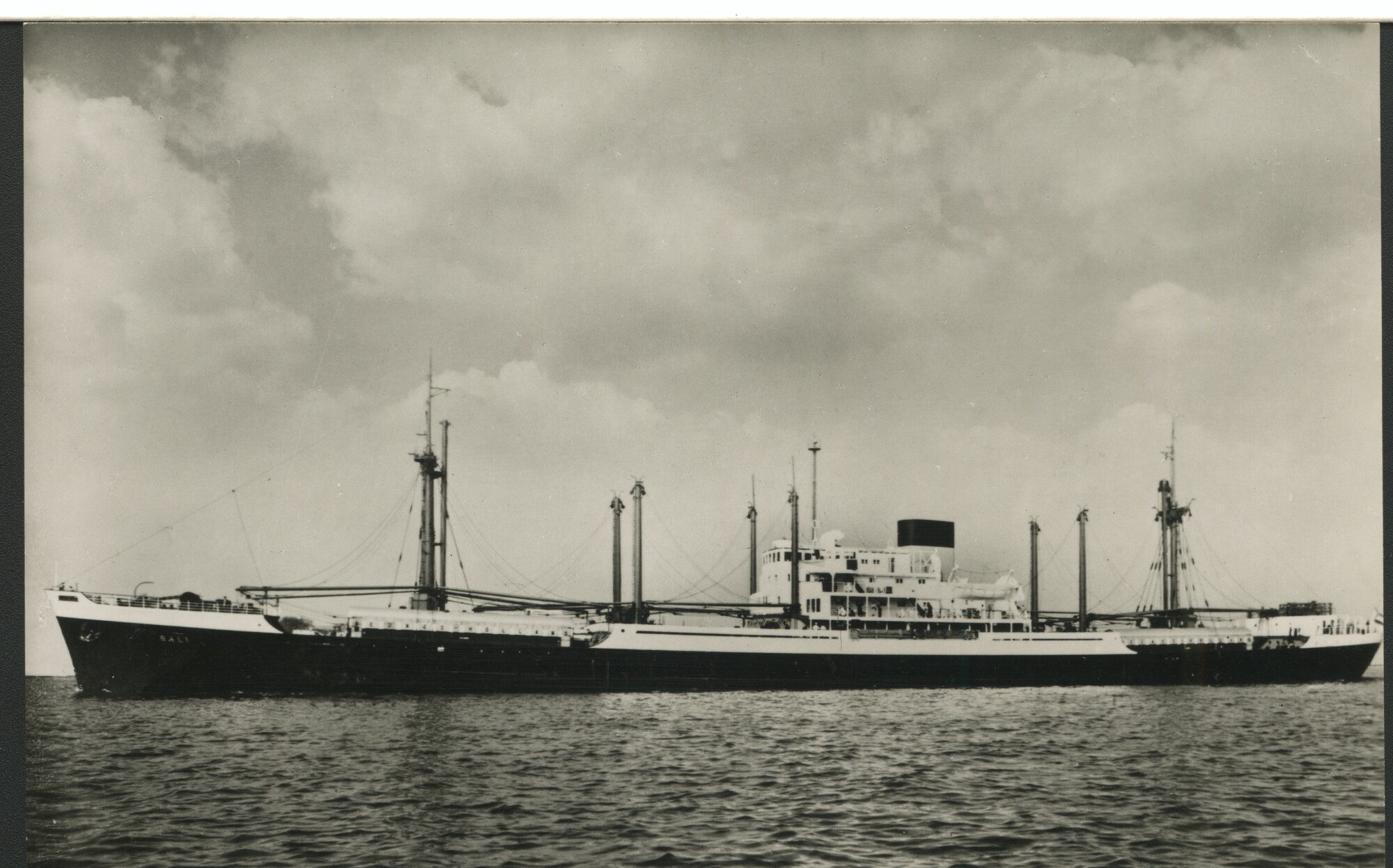 A.4509(003); Het vrachtschip ms. 'Bali' van de SMN; prentbriefkaart