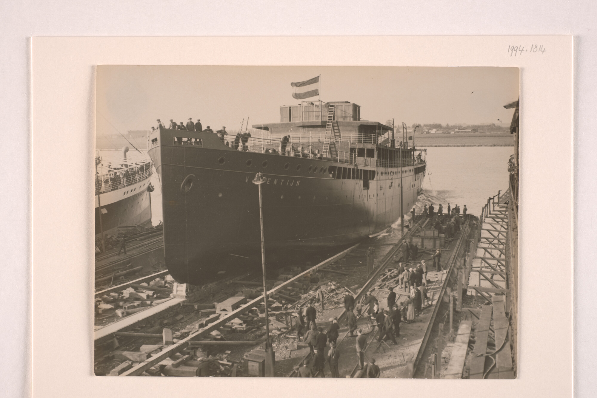 1994.1814; Foto's van de tewaterlating van het ss. 'Valentijn' van de KPM bij de werf van de NV; fotoreportage