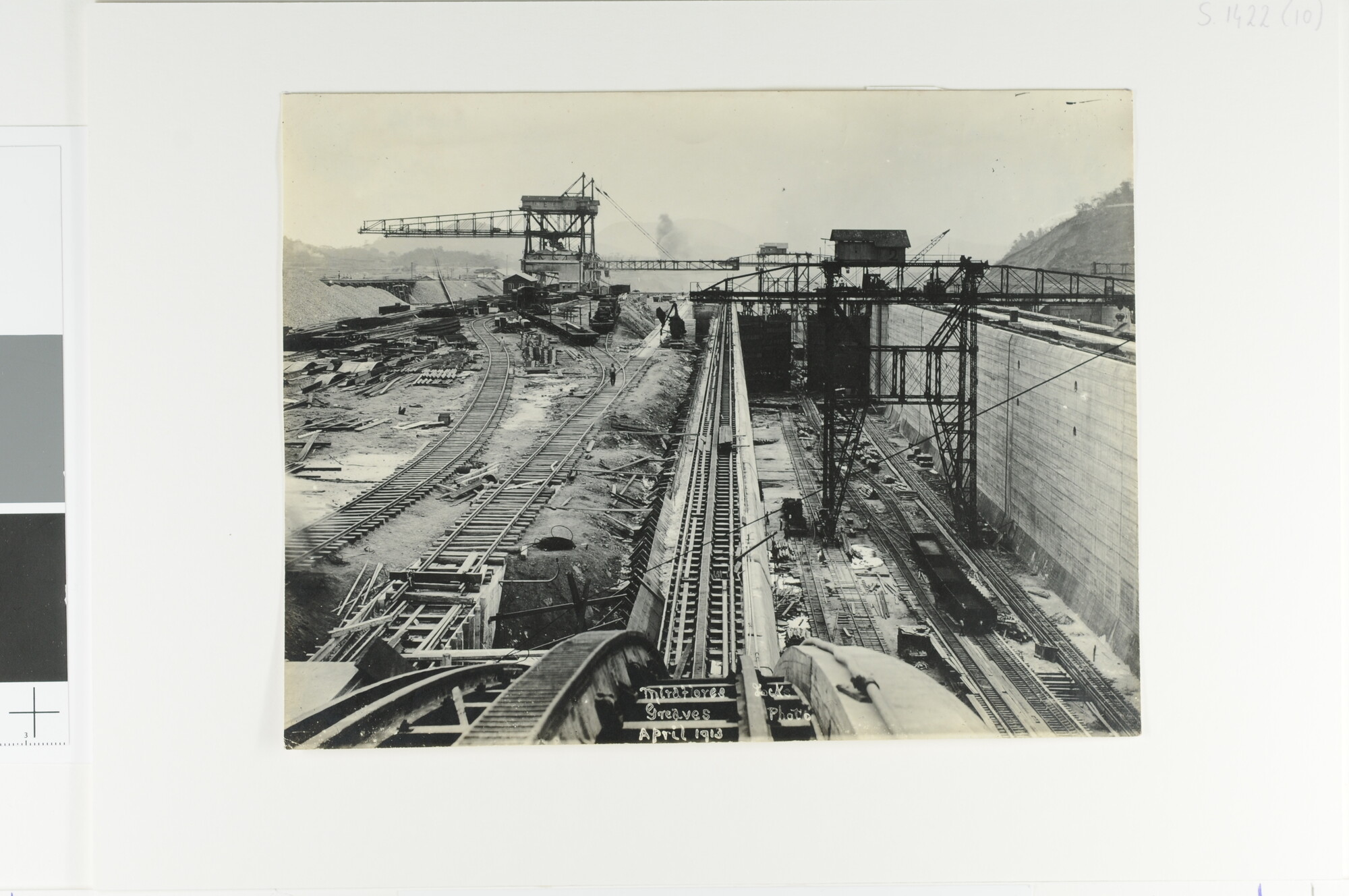 S.1422b(10); Het Panamakanaal: aanleg van de Mira Floressluizen, april 1913; foto