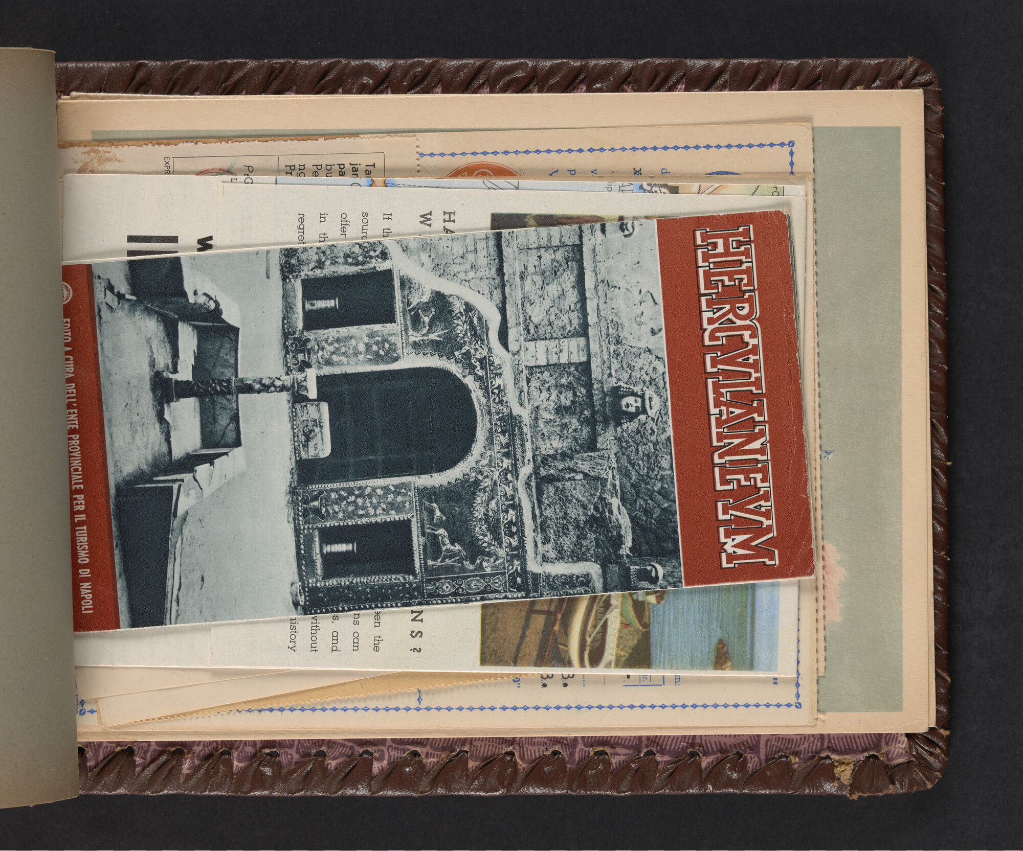 2019.0671; Fotoalbum van het echtpaar Jan van der Meer Mohr en Johanna van der Meer Mohr-van Ruler van hun reis op ms. Oranje van Tandjong Priok naar Amsterdam tussen 18 december 1953 en 7 januari 1954; fotoalbum