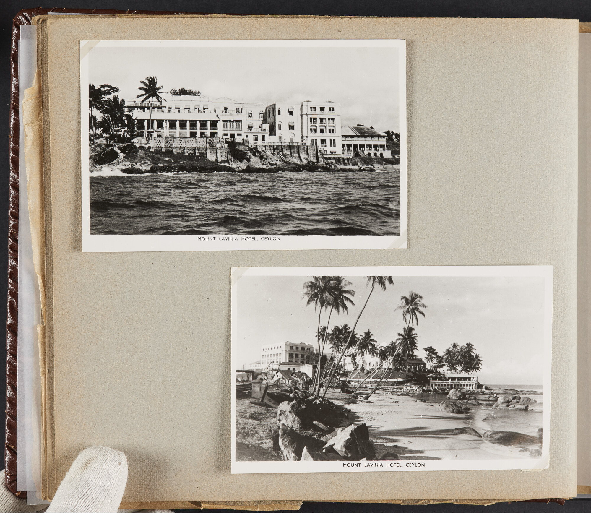 2019.0671; Fotoalbum van het echtpaar Jan van der Meer Mohr en Johanna van der Meer Mohr-van Ruler van hun reis op ms. Oranje van Tandjong Priok naar Amsterdam tussen 18 december 1953 en 7 januari 1954; fotoalbum