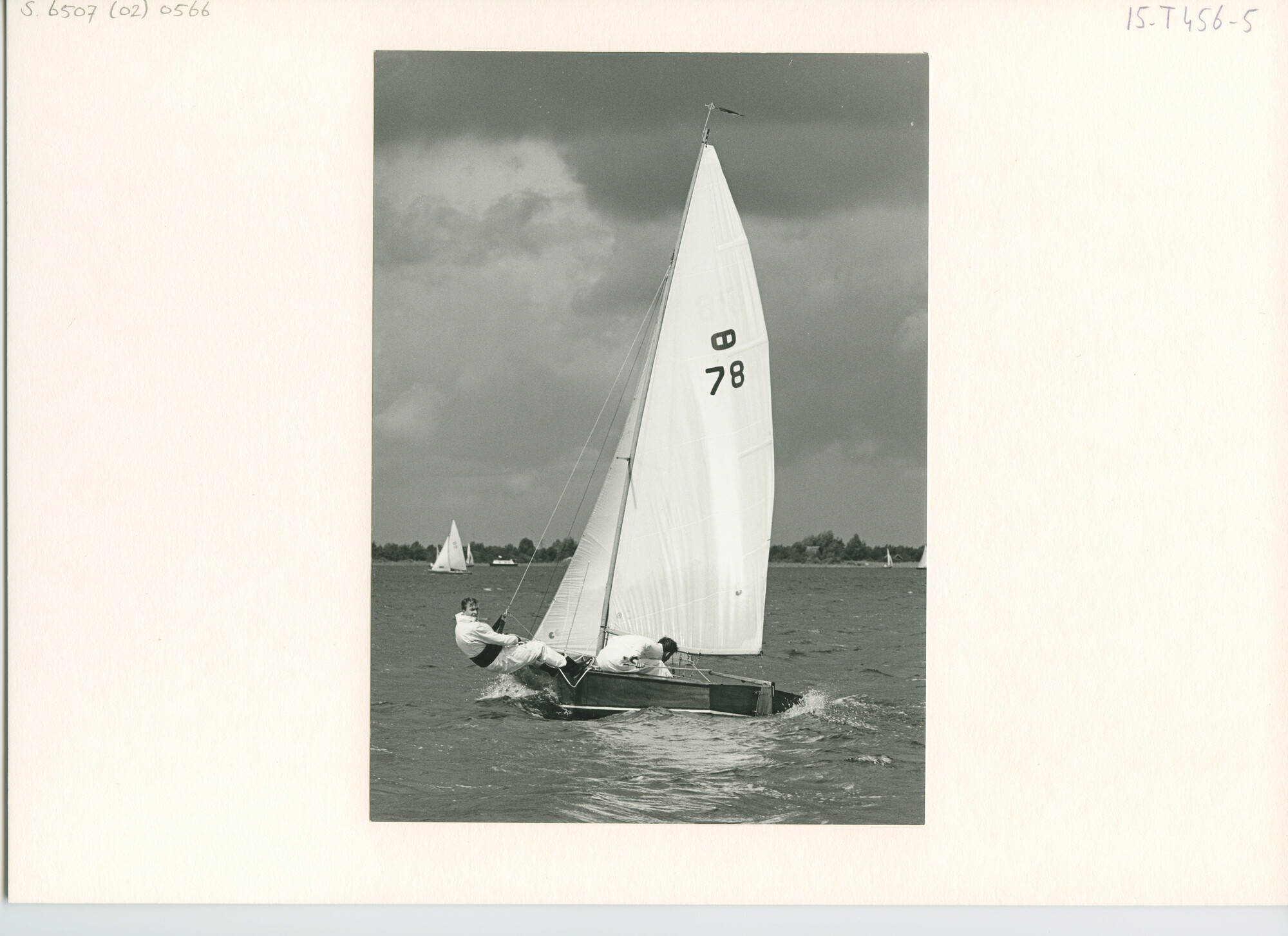 S.6507(02)0566.04; Zwart-wit foto van de Kaagweek 1966: de Schakel-klasse; foto