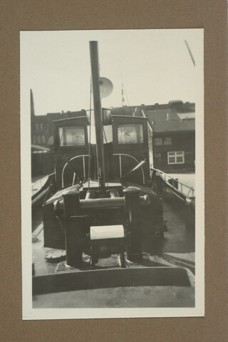2001.1755; Omslag met vele foto's en knipsels van meest bergingsactiviteiten door Reederij v/h Gebroeders Goedkoop te Amsterdam in de periode 1929 / 1949; omslag