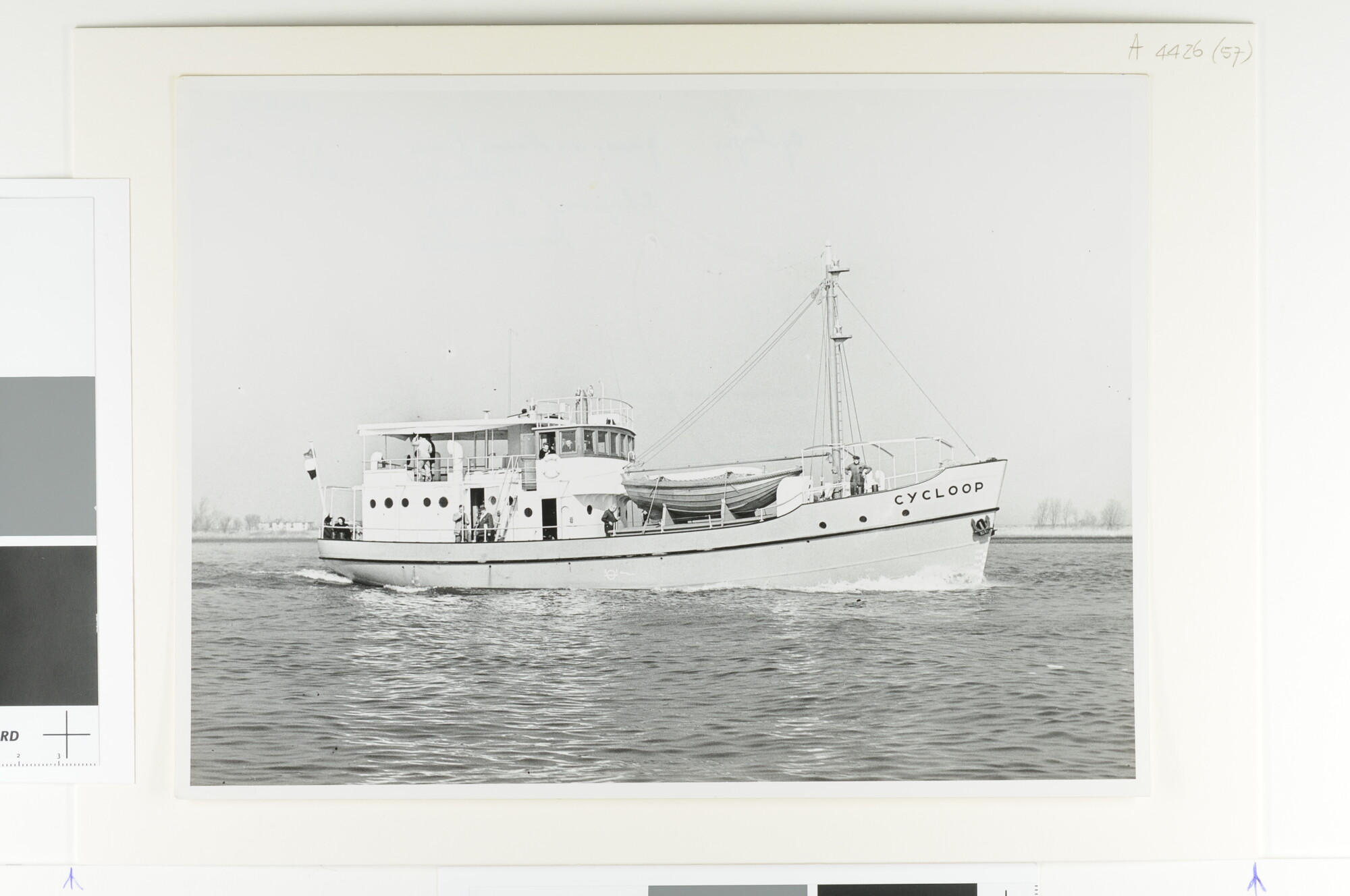 A.4426(57); Het motorschip 'Cycloop' van het Gouvernement van Nieuw Guinea; foto