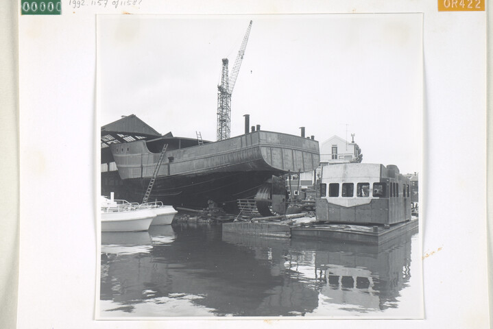 1992.1157; De hekkotter 'Broedertrouw' in aanbouw; foto