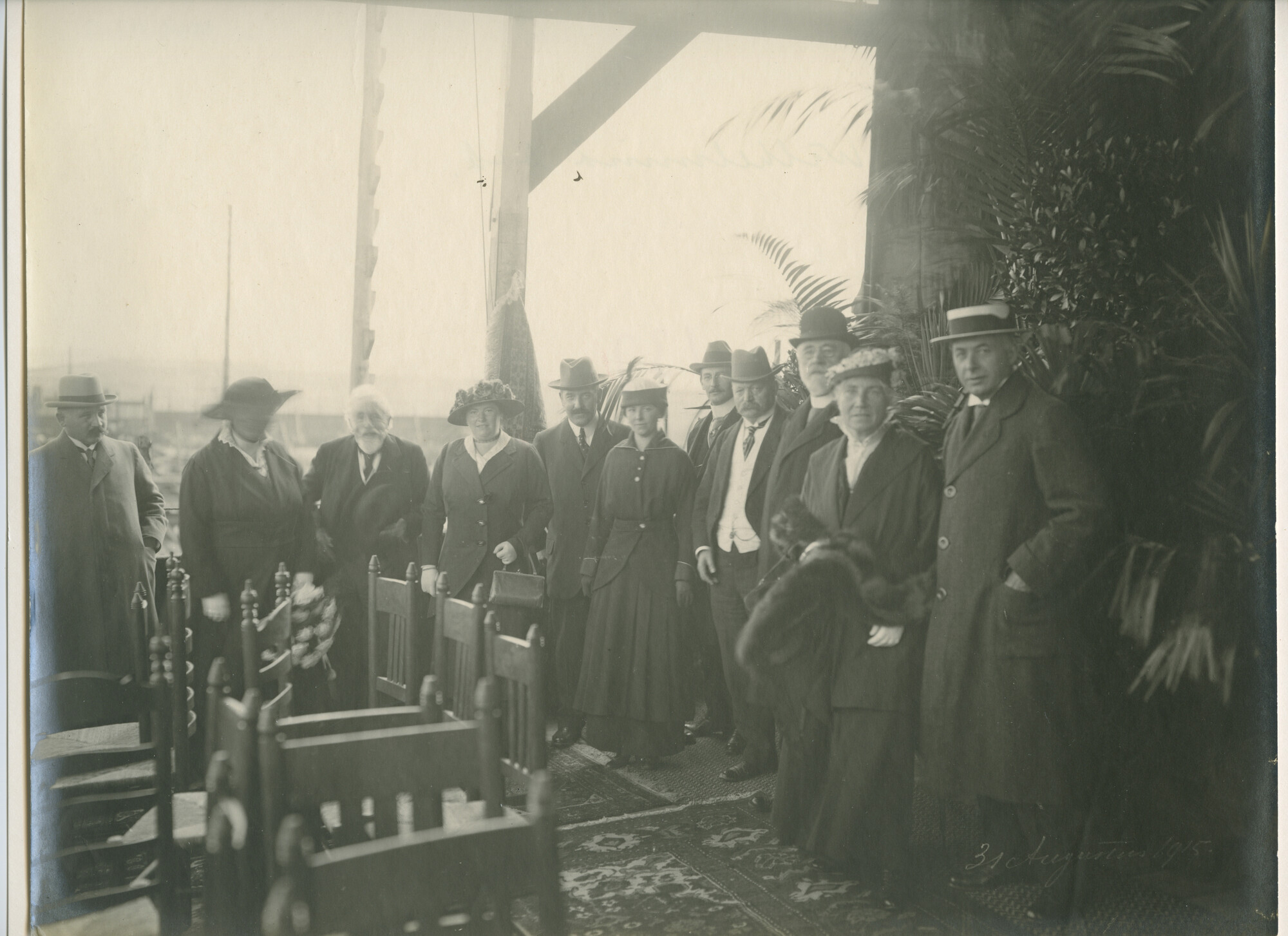 S.5444(0439)2; Foto van het drijvende droogdok Wilhelmina tijdens de doop ; foto
