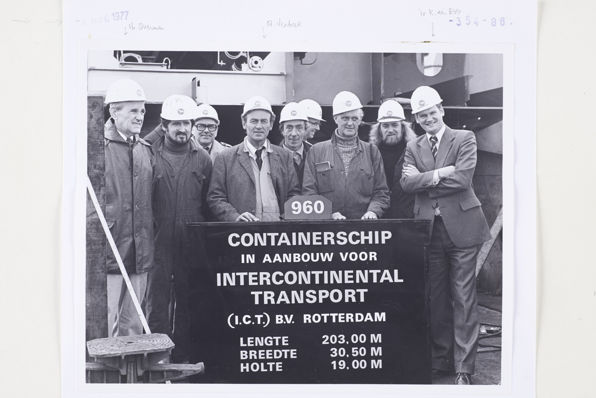S.5444(6030)1; Foto van het containerschip ms. Incotrans Spirit in aanbouw op helling II/III van de NDSM; foto