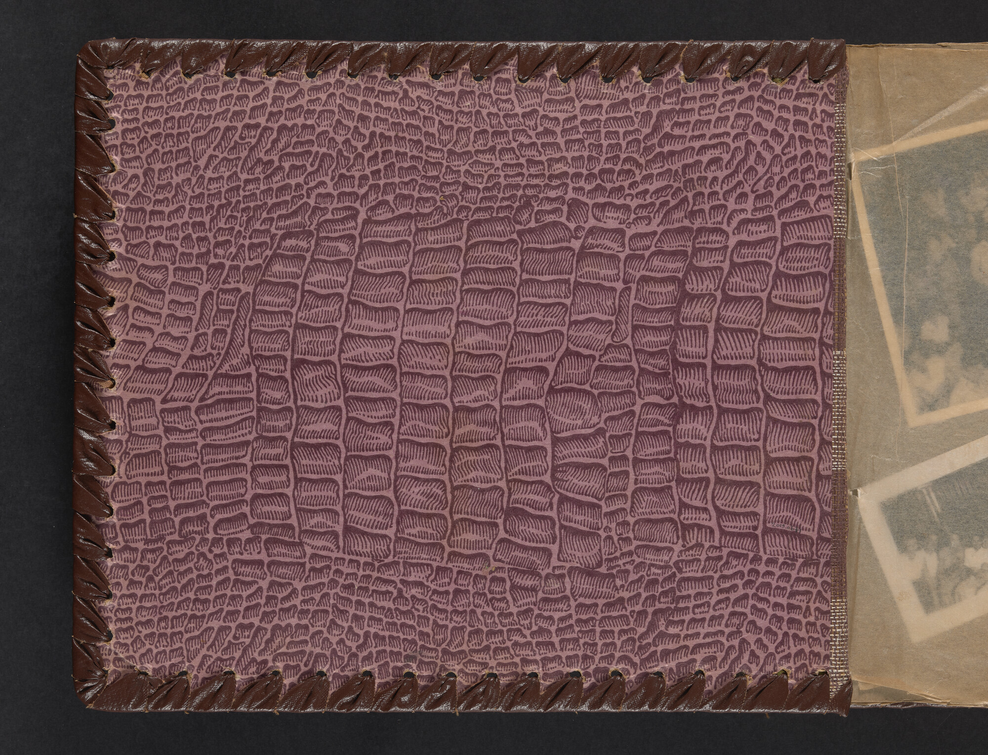 2019.0671; Fotoalbum van het echtpaar Jan van der Meer Mohr en Johanna van der Meer Mohr-van Ruler van hun reis op ms. Oranje van Tandjong Priok naar Amsterdam tussen 18 december 1953 en 7 januari 1954; fotoalbum