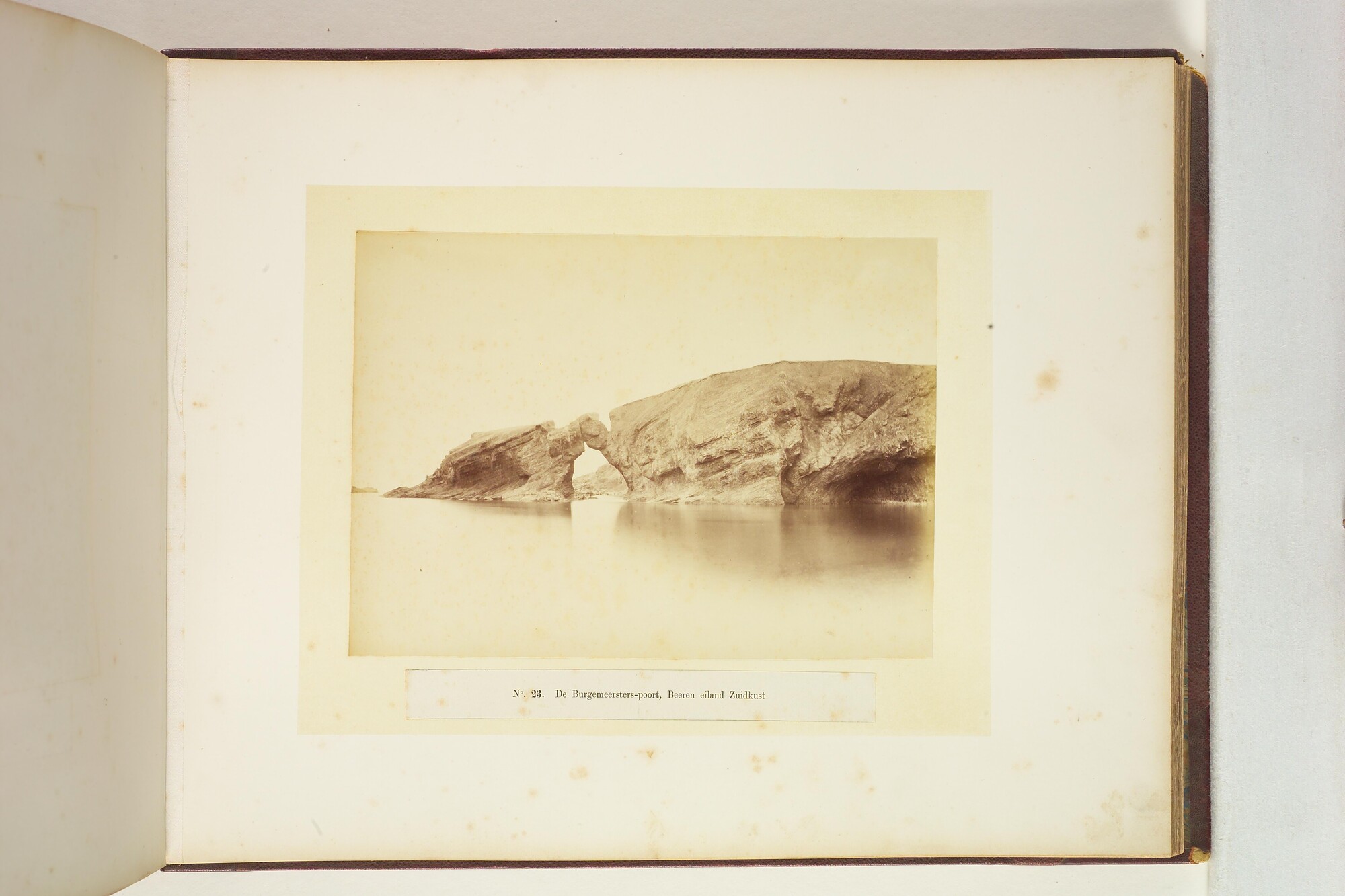 S.2956(08); Album met foto's van de Eerste Noordpoolexpeditie van de Willem Barents; fotoalbum