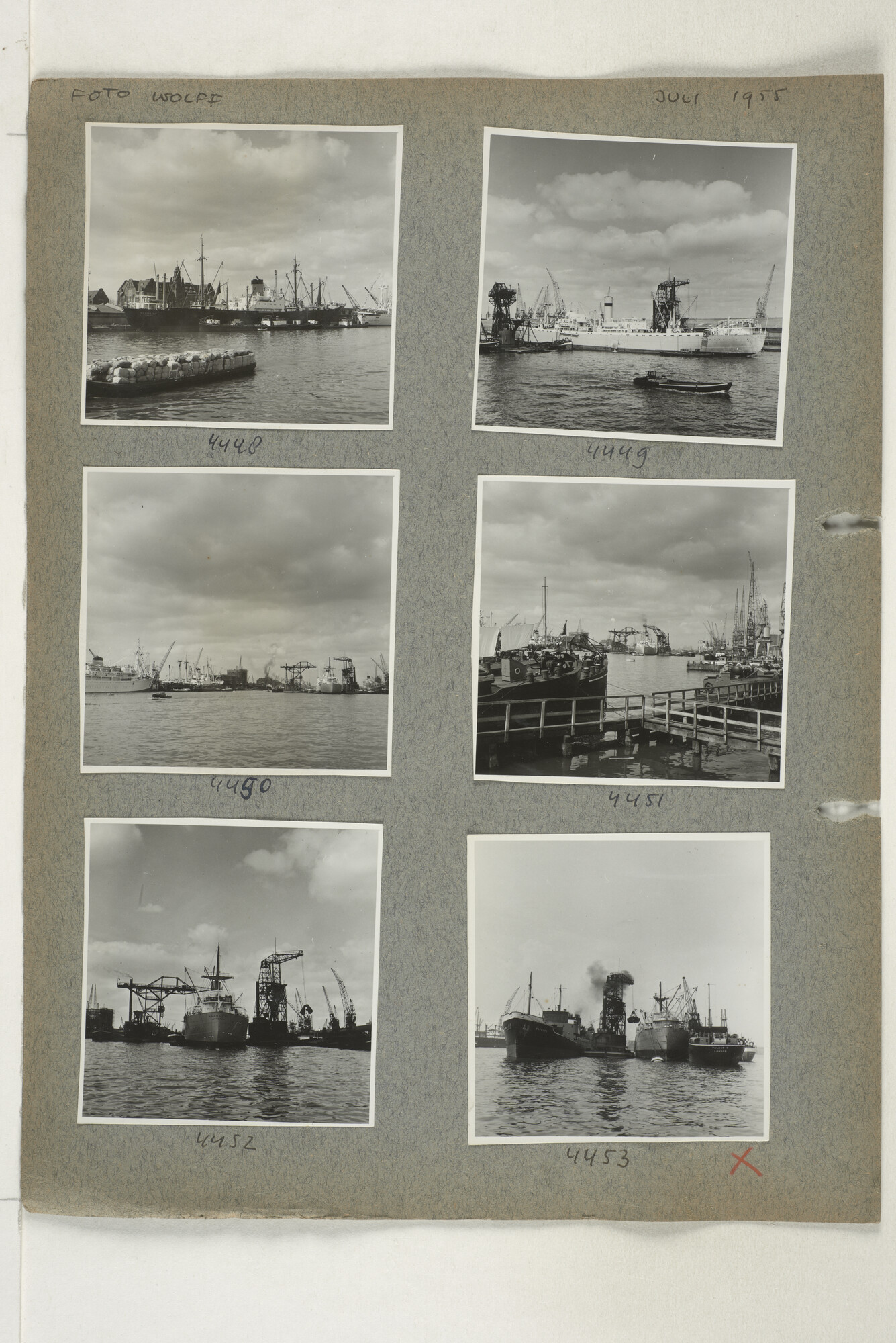 1998.2183; Omslag (voorheen ordner) met een grote hoeveelheid proef foto's van de haven en de stad van Amsterdam; omslag