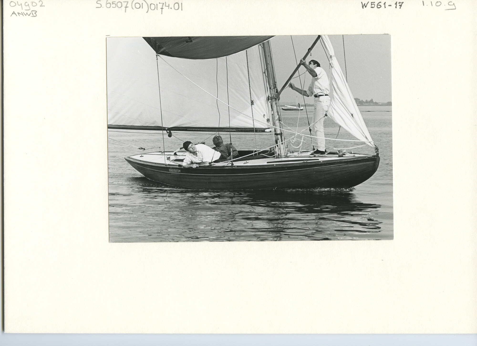 S.6507(01)0174.01; Foto van het Nederlands Kampioenschap Regenboog 1968 op het Sneekermeer; foto