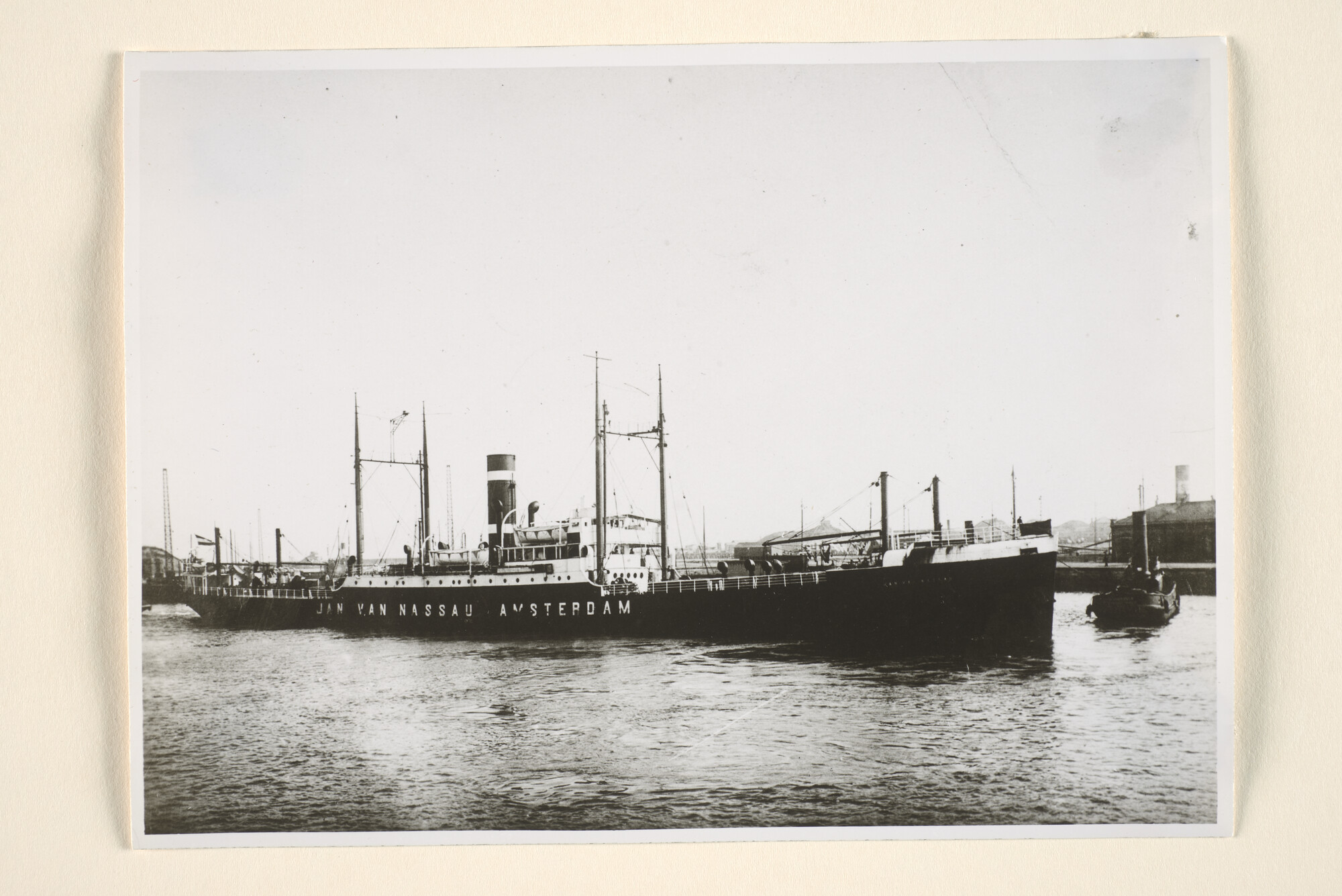 1995.6850; Het vrachtschip met passagiersaccommodatie ss. Jan van Nassau van de KNSM; foto