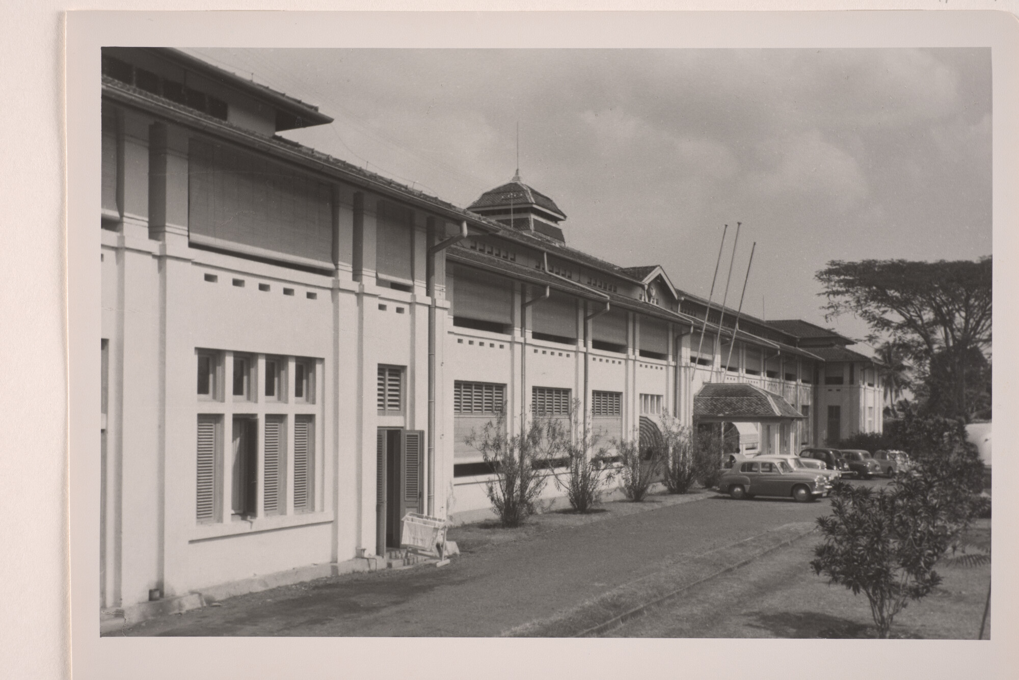 1994.5731; Foto's van het ziekenhuis 'Petamboeran' van de KPM; fotoreportage