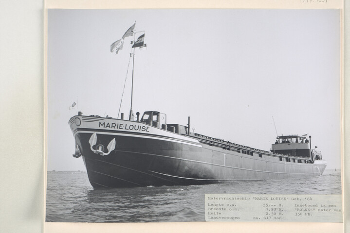 1994.1039; (Voorheen) Album met fotos van bij Scheepswerf Van Goor Monnickendam; fotoalbum