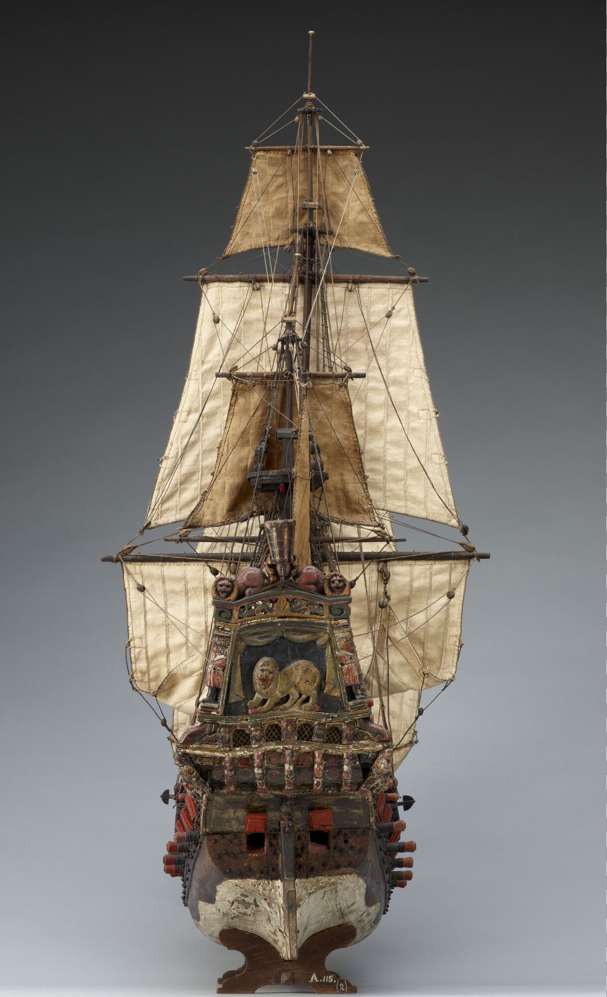 A.0115(02); Model van een pinas van 30 stukken; scheepsmodel