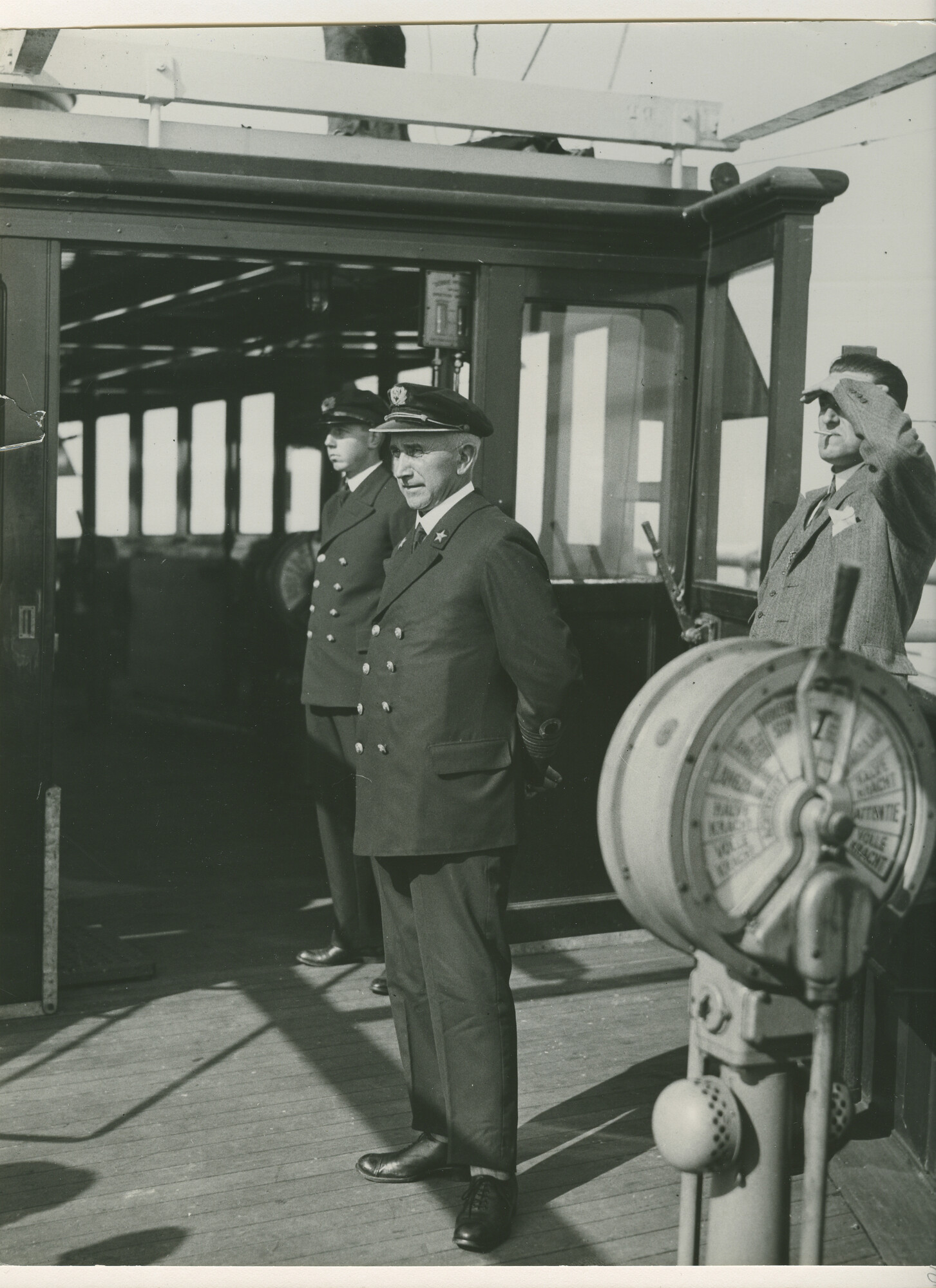 S.5444(00763)02; Foto van het mailschip ms. Marnix van Sint Aldegonde van de SMN tijdens de proefvaart; foto