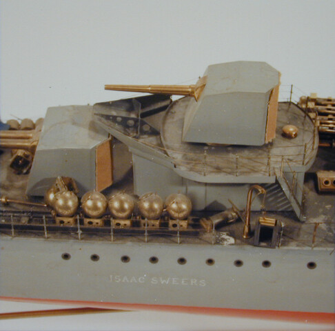 B.0203(01); Model van de torpedobootjager Hr.Ms. Isaac Sweers; scheepsmodel